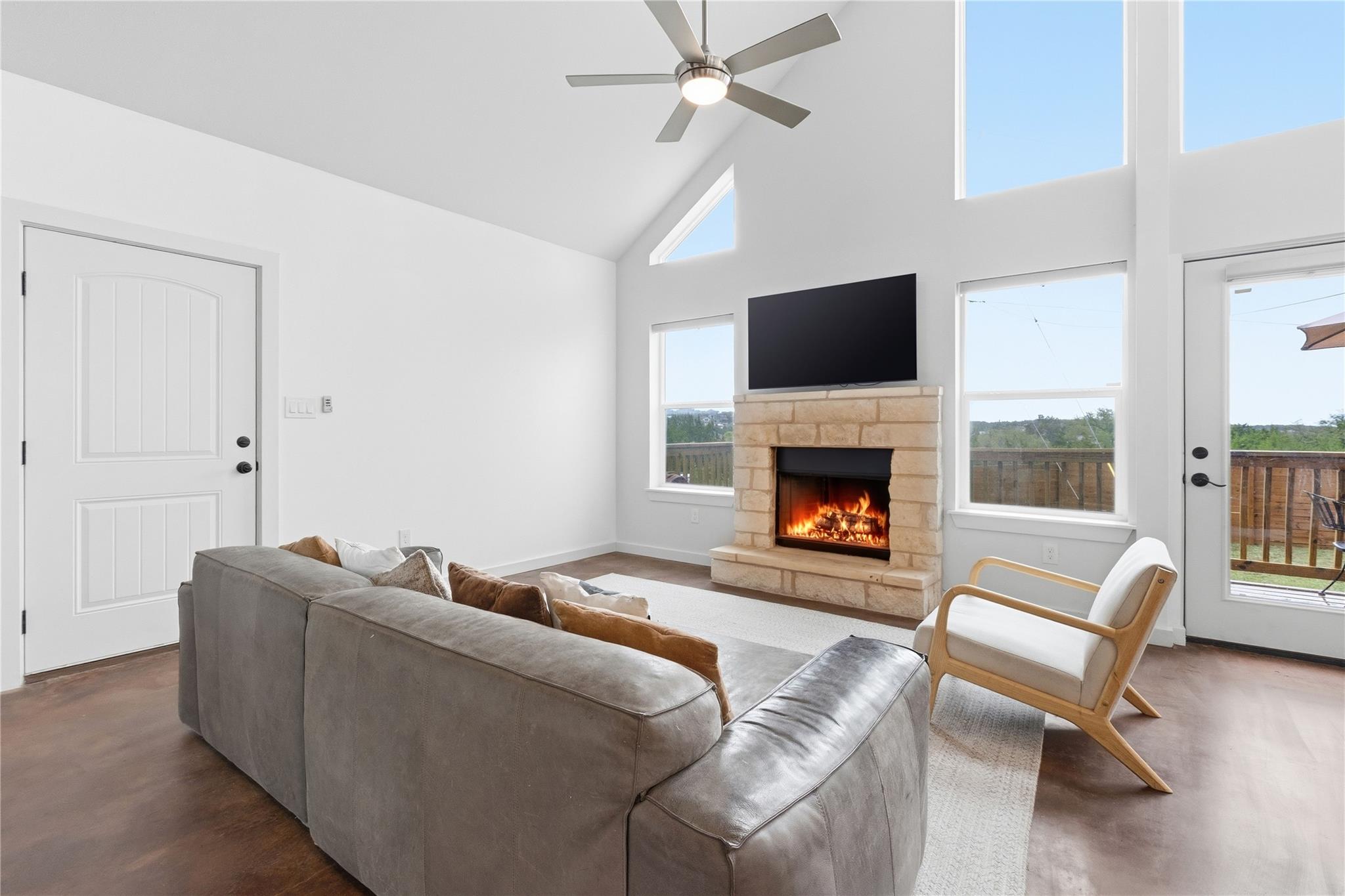 10412 Parkwood Dr, Dripping Springs, TX 78620