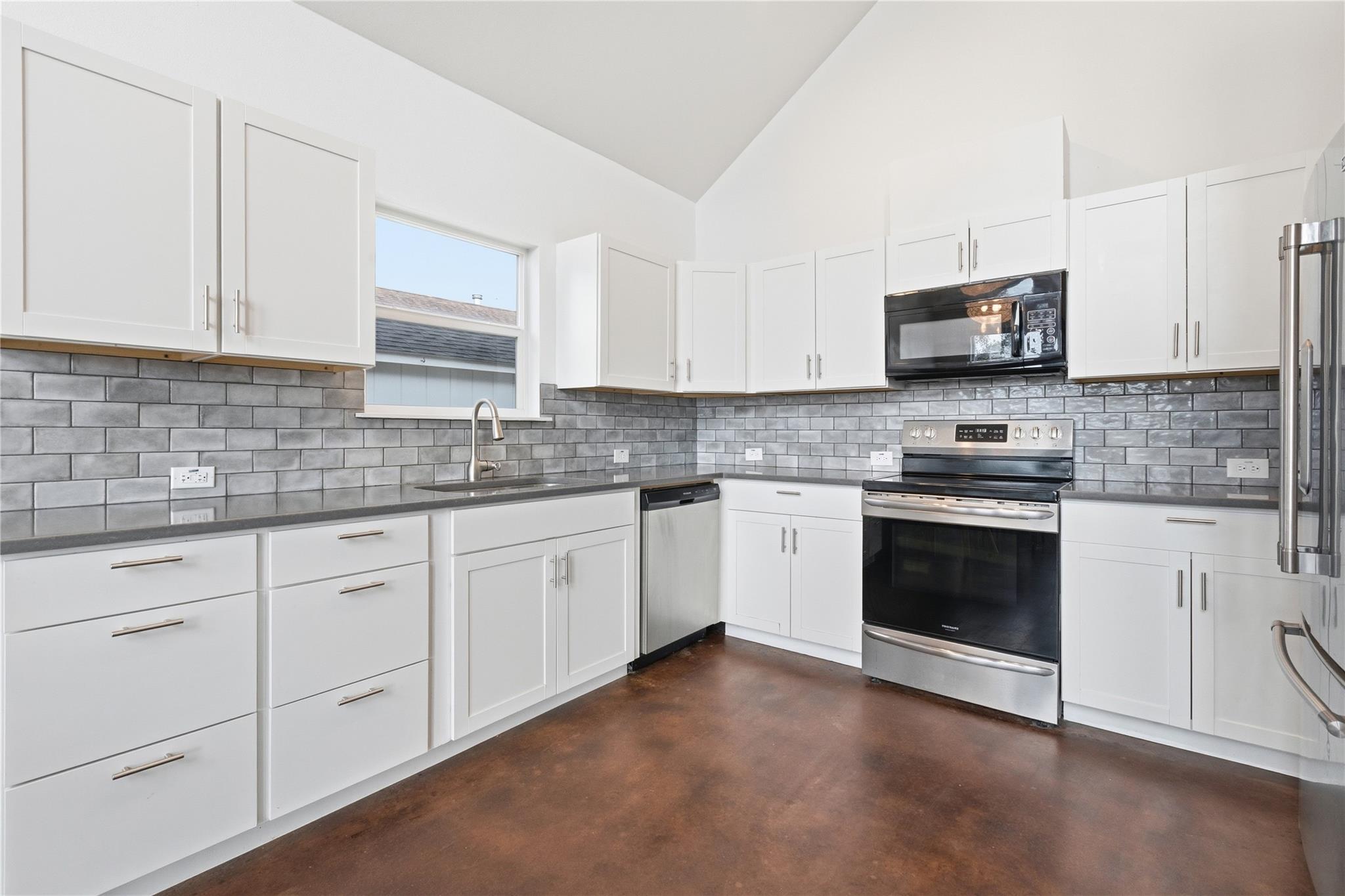 10412 Parkwood Dr, Dripping Springs, TX 78620