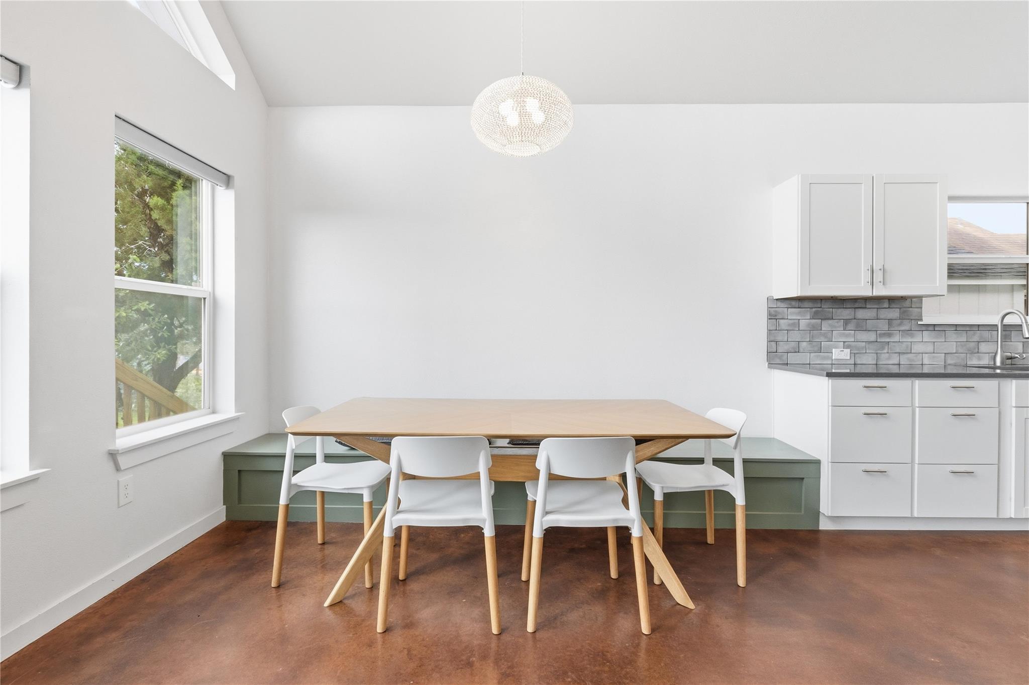 10412 Parkwood Dr, Dripping Springs, TX 78620