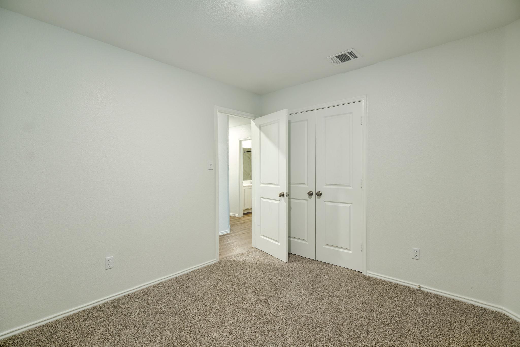 205 Arnage Dr, Hutto, TX 78634