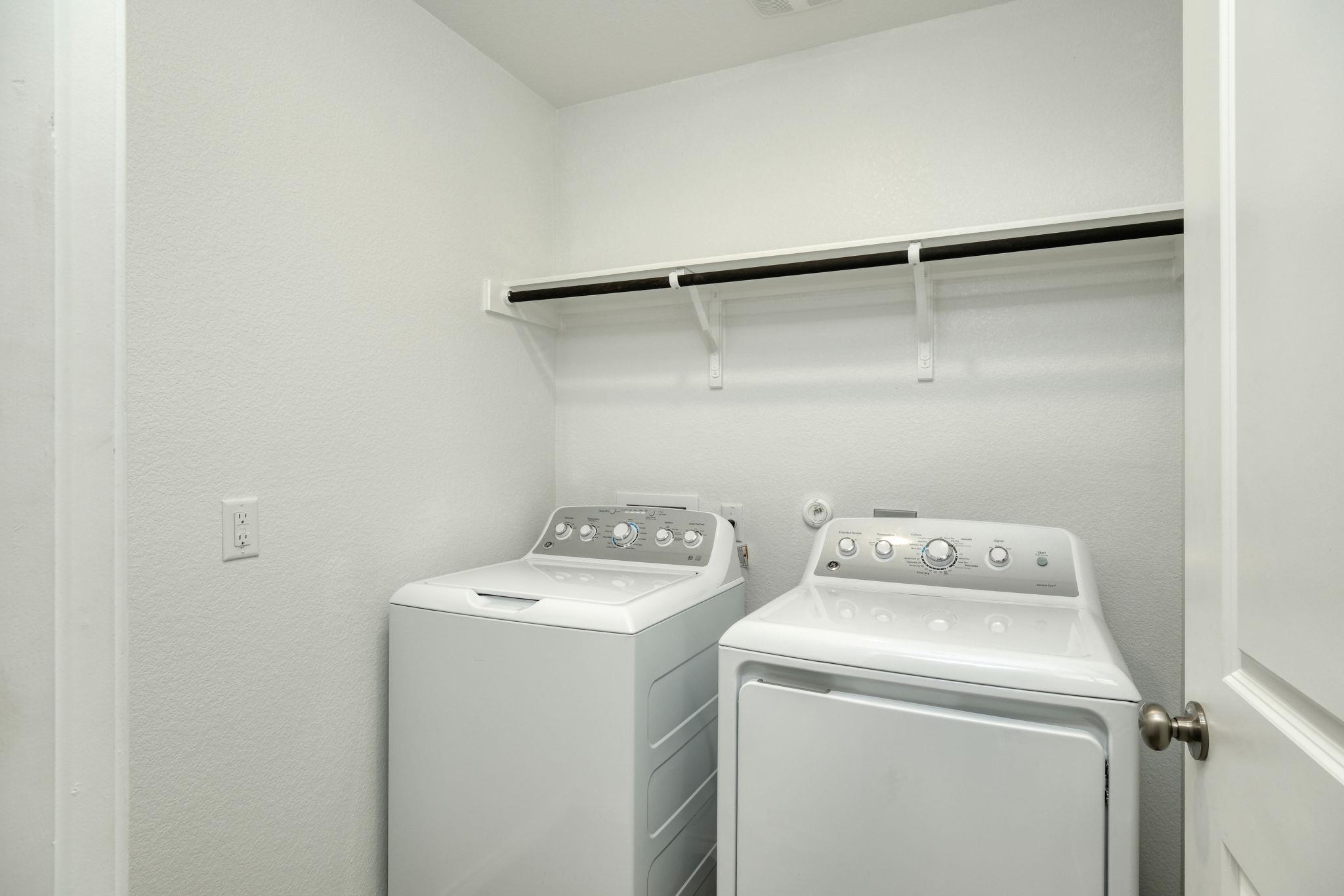 205 Arnage Dr, Hutto, TX 78634