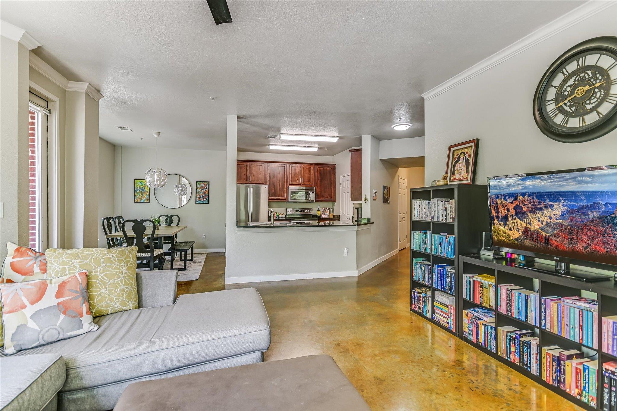 910 W 25th St # 206, Austin, TX 78705