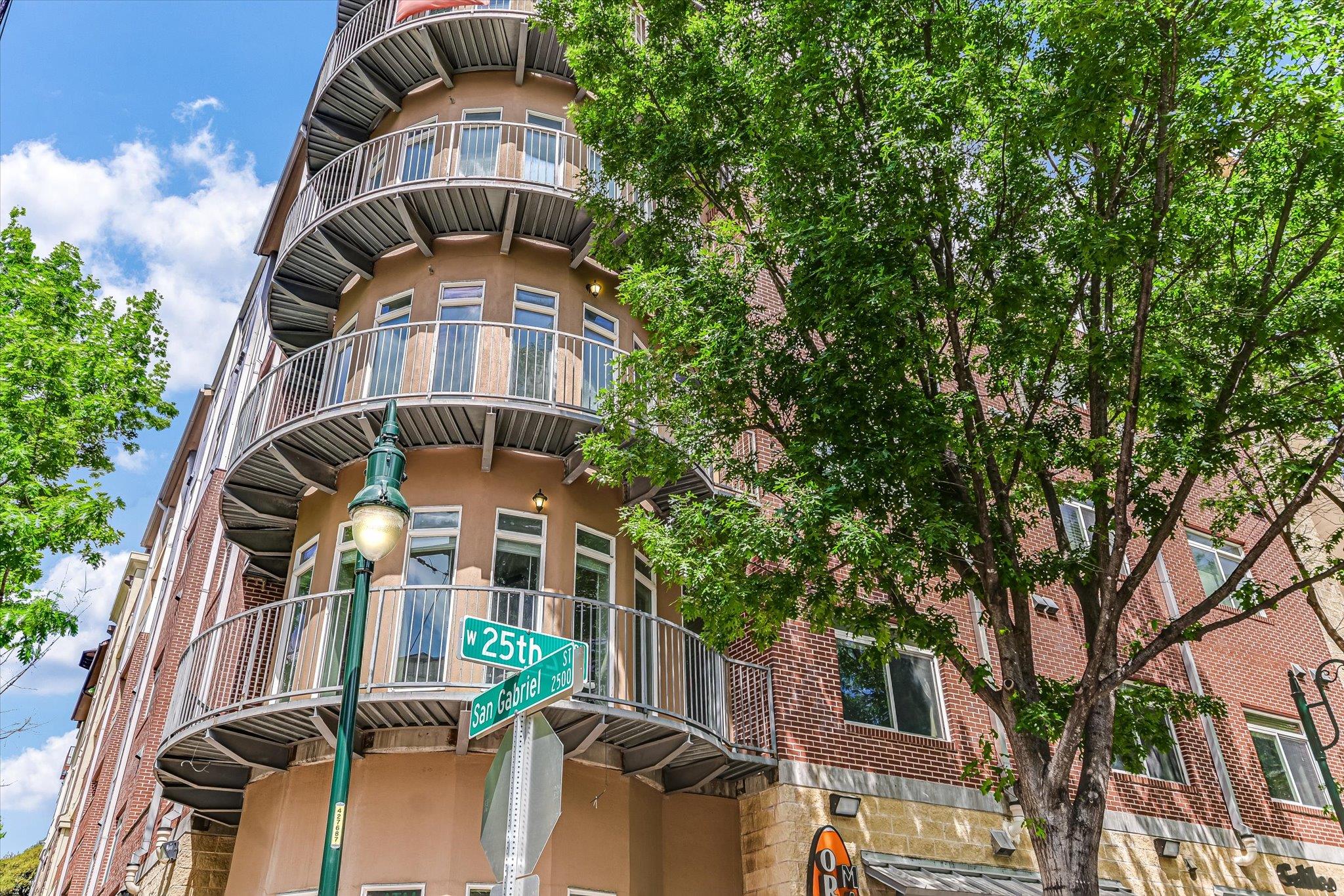 910 W 25th St # 206, Austin, TX 78705