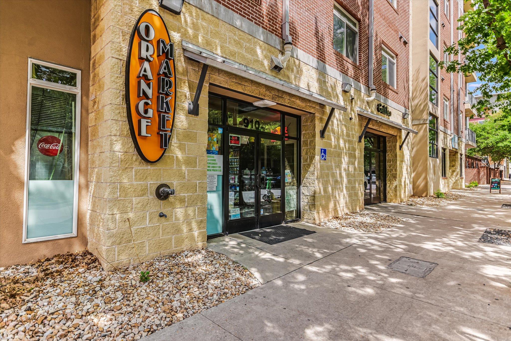 910 W 25th St # 206, Austin, TX 78705