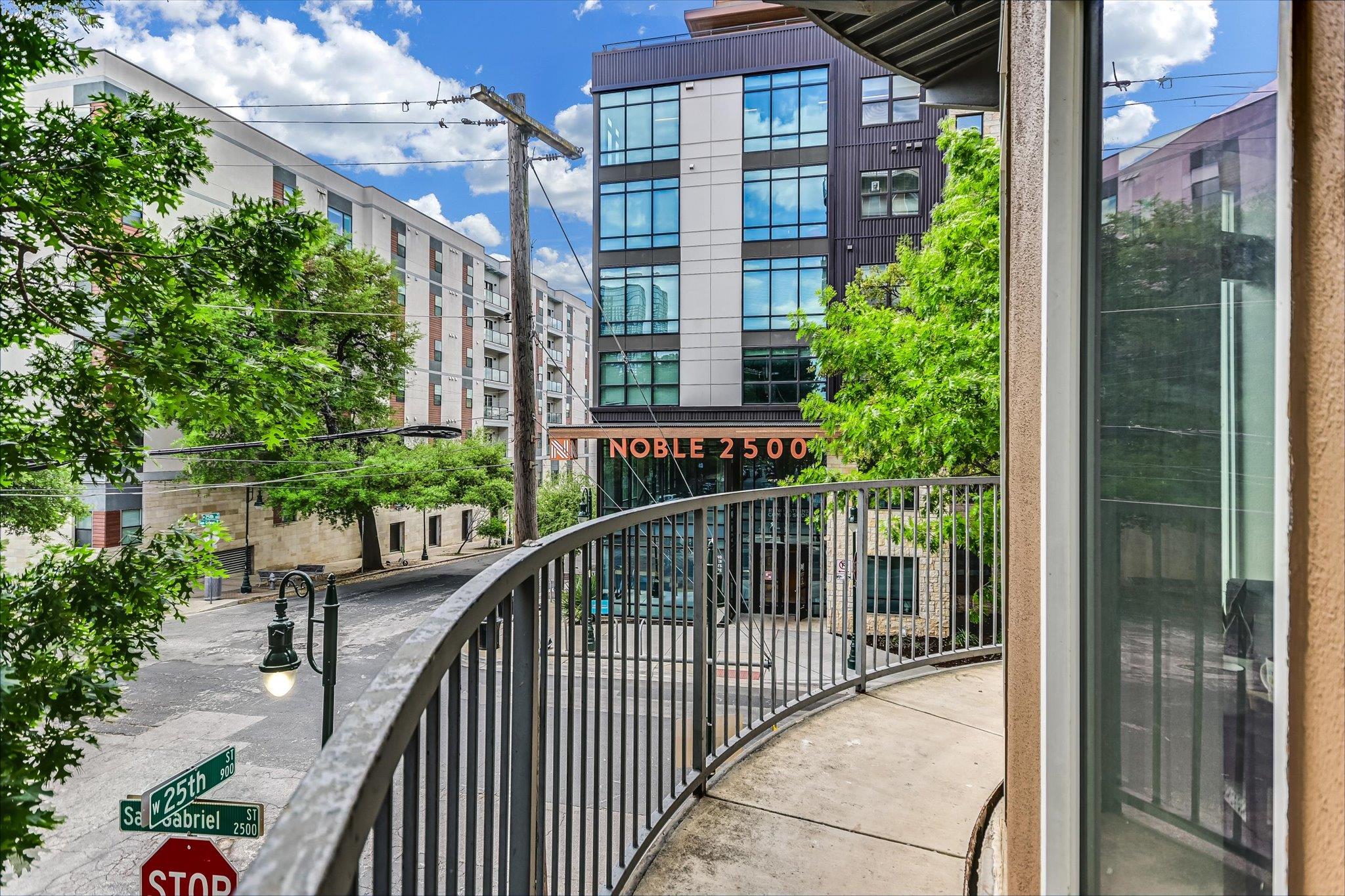 910 W 25th St # 206, Austin, TX 78705