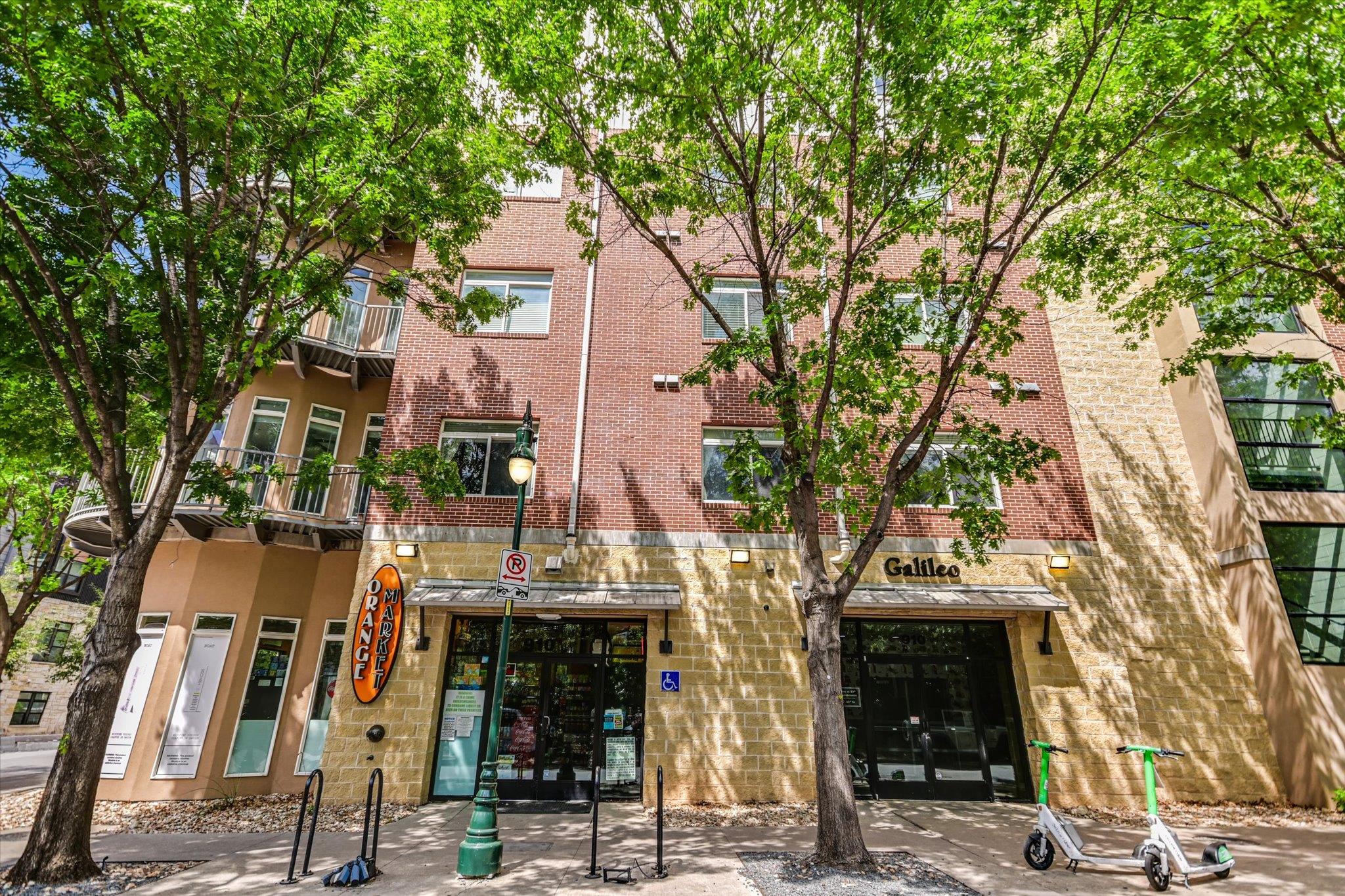 910 W 25th St # 206, Austin, TX 78705