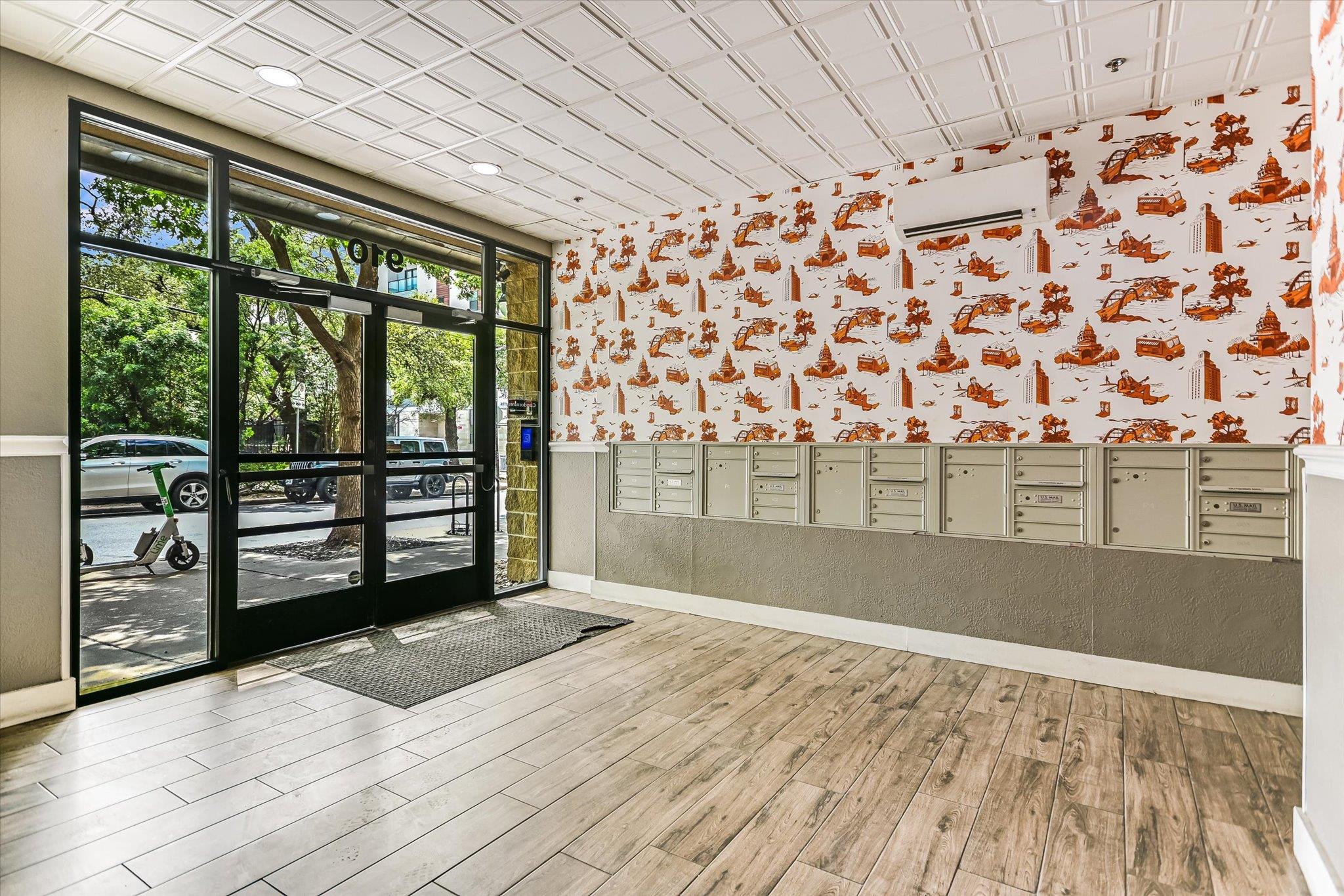 910 W 25th St # 206, Austin, TX 78705