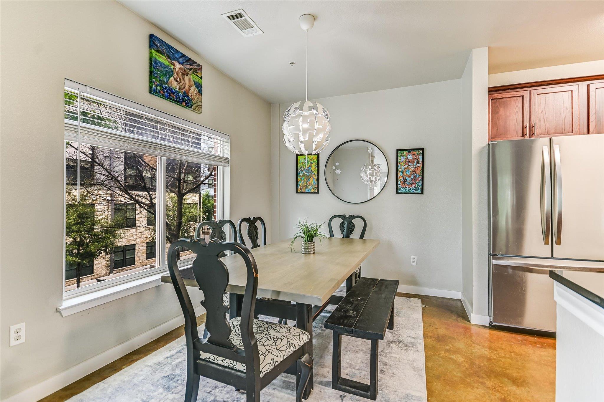 910 W 25th St # 206, Austin, TX 78705