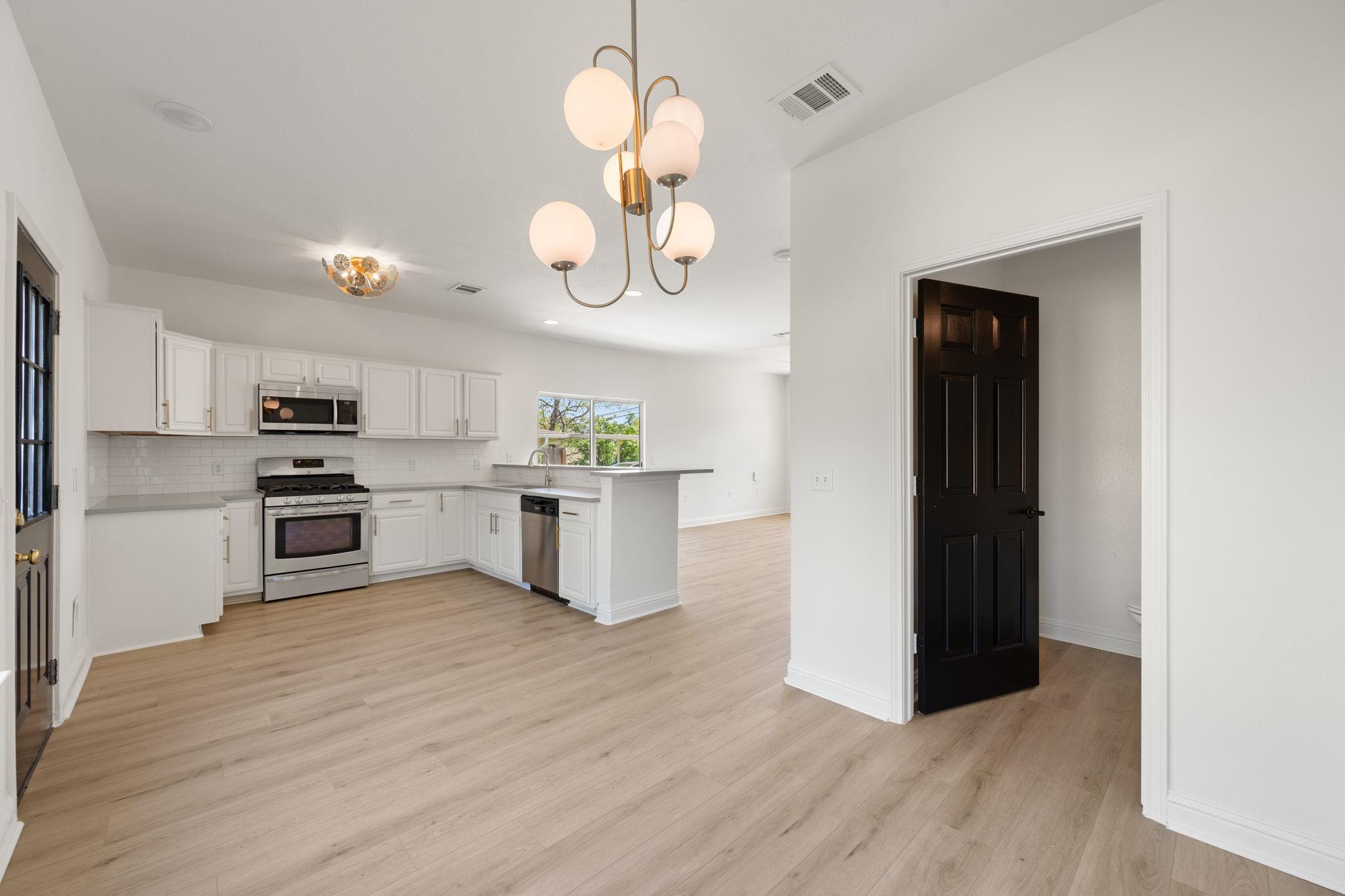 5408 Downs Dr, Austin, TX 78721