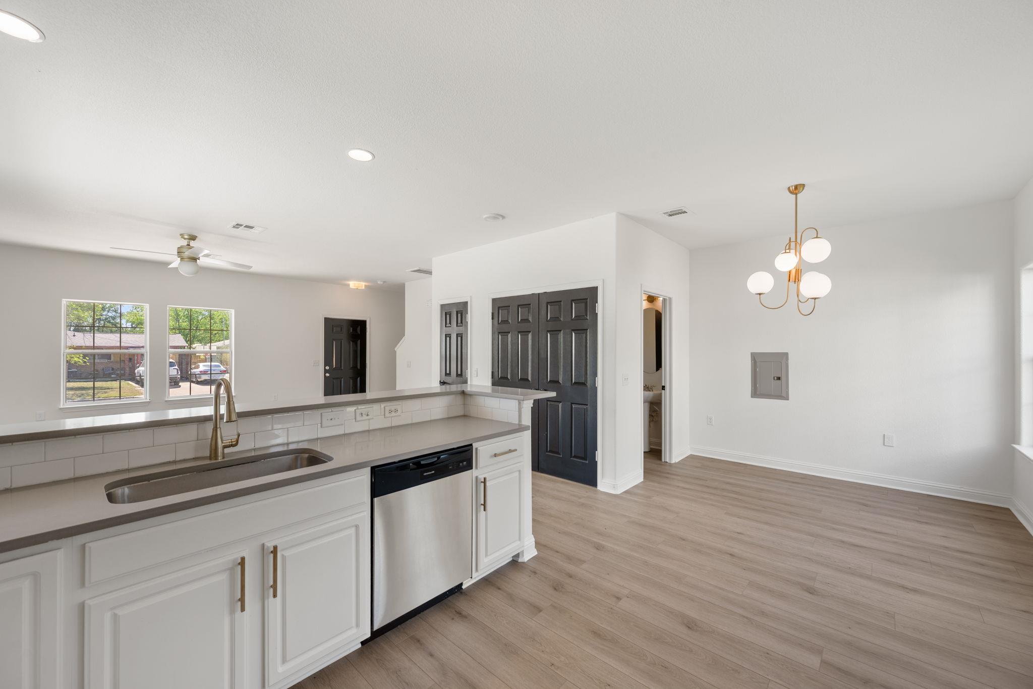 5408 Downs Dr, Austin, TX 78721