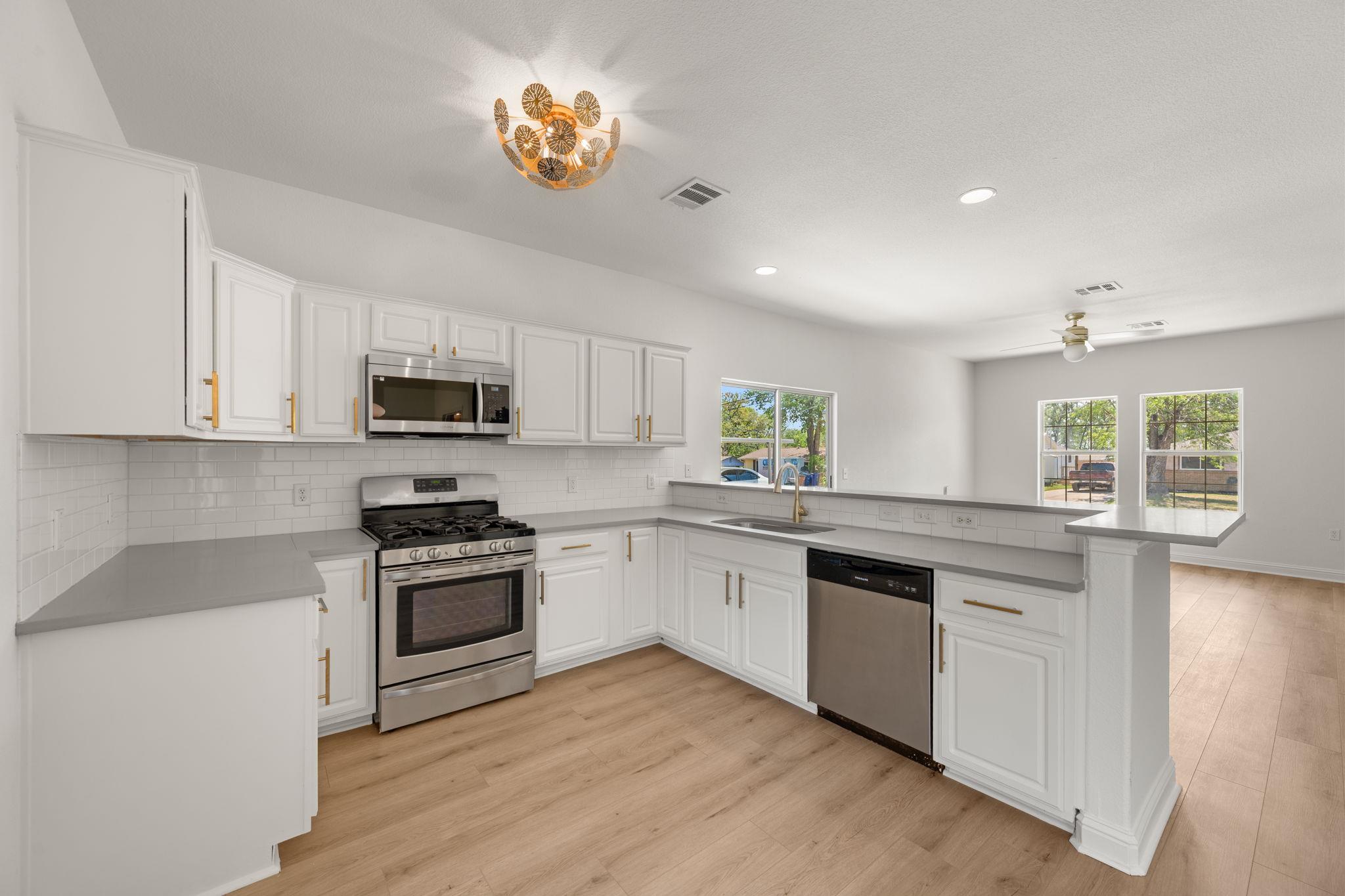 5408 Downs Dr, Austin, TX 78721