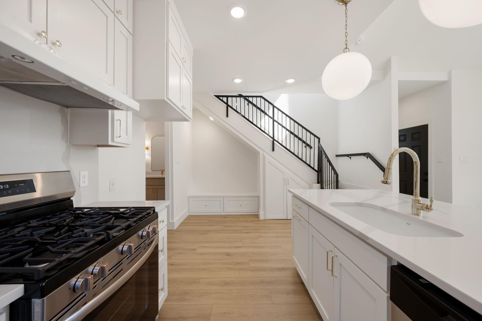 5408 Downs Dr, Austin, TX 78721