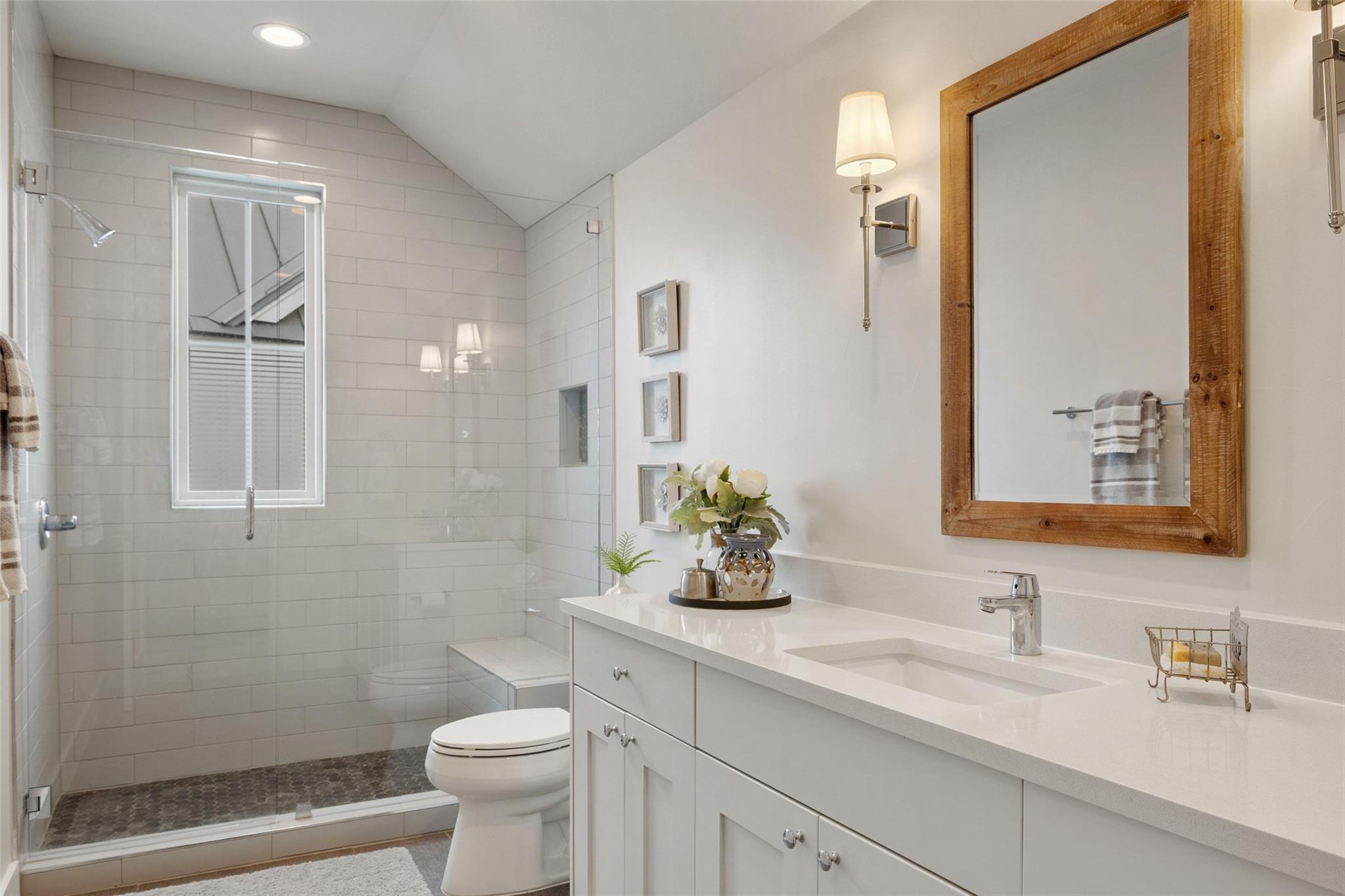 19601 Flying J Blvd # 16, Spicewood, TX 78669