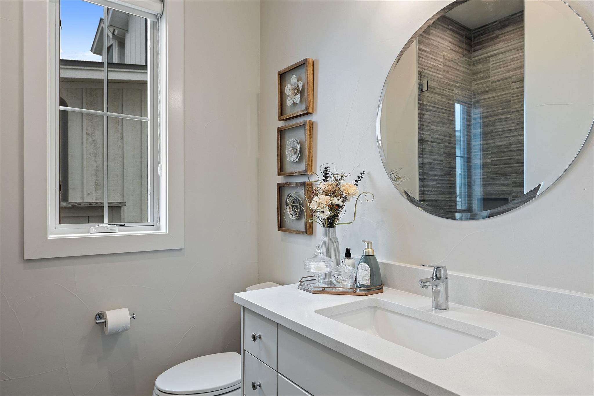 19601 Flying J Blvd # 16, Spicewood, TX 78669