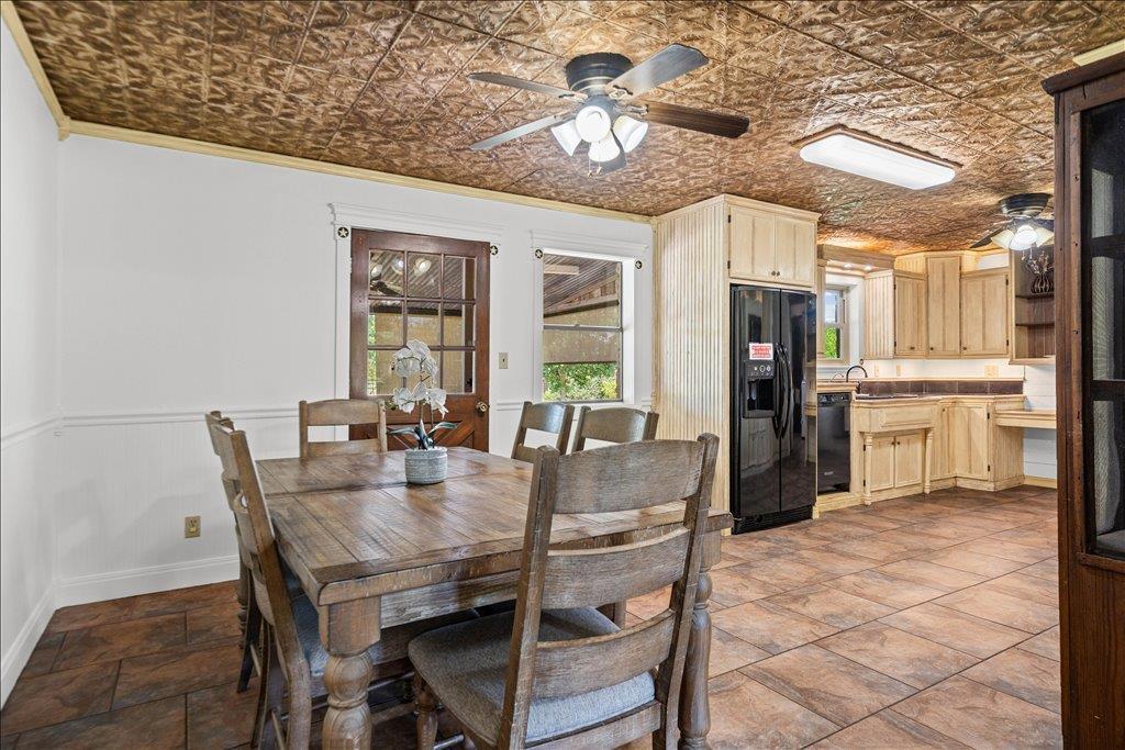 2421 Post Oak Rd, Webberville, TX 78653
