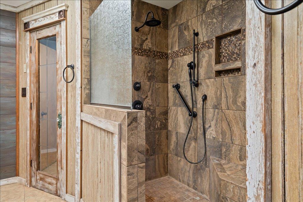 2421 Post Oak Rd, Webberville, TX 78653