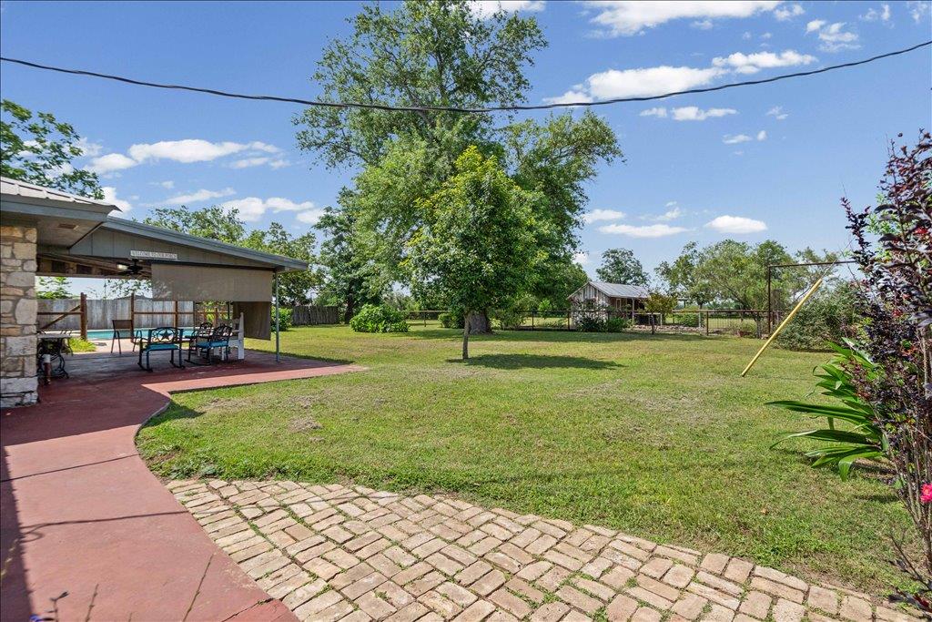 2421 Post Oak Rd, Webberville, TX 78653