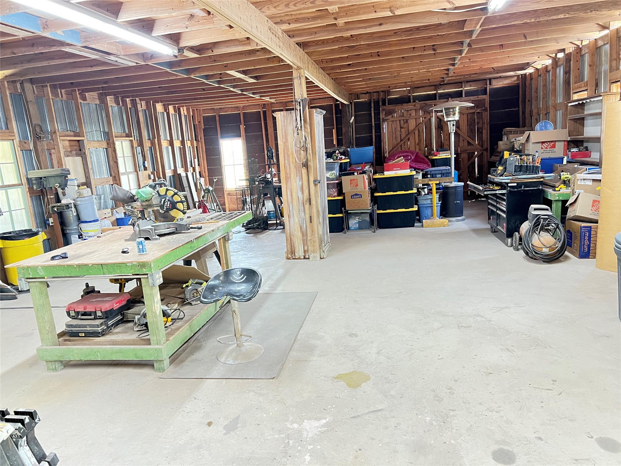 2421 Post Oak Rd, Webberville, TX 78653