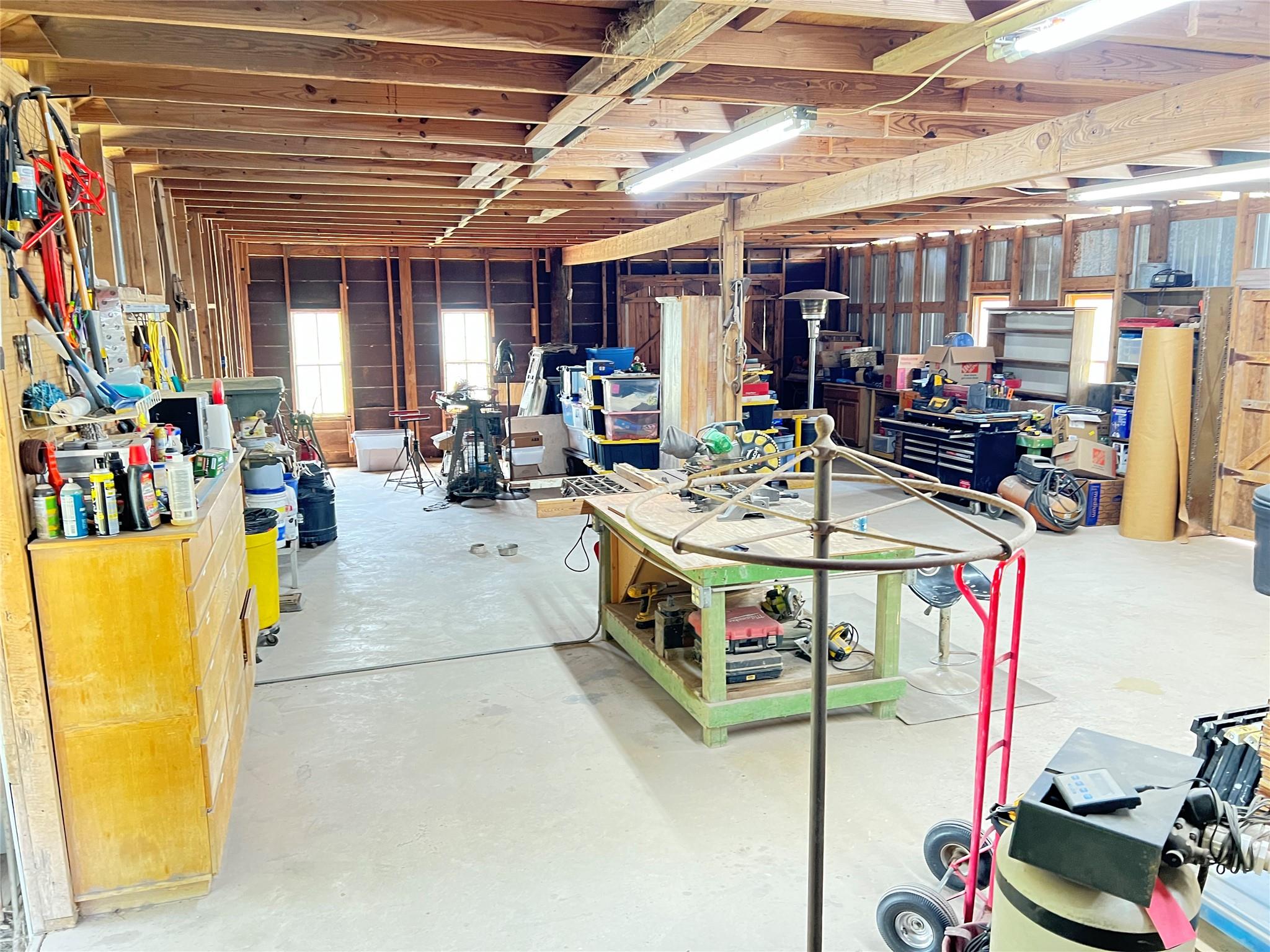 2421 Post Oak Rd, Webberville, TX 78653