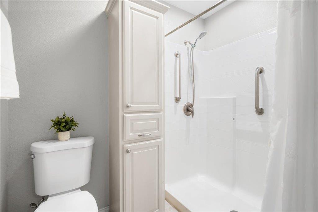 710 Cottonwood Dr, Burnet, TX 78611