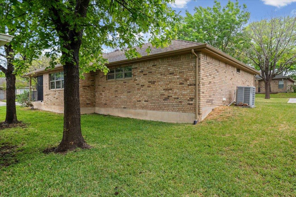 710 Cottonwood Dr, Burnet, TX 78611