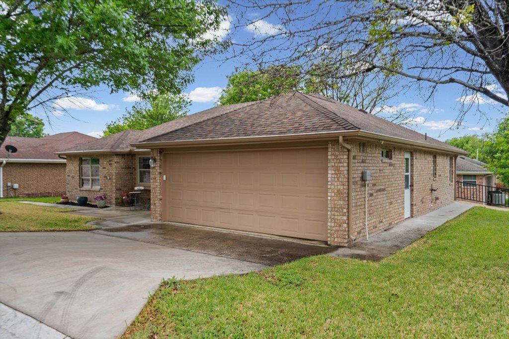 710 Cottonwood Dr, Burnet, TX 78611