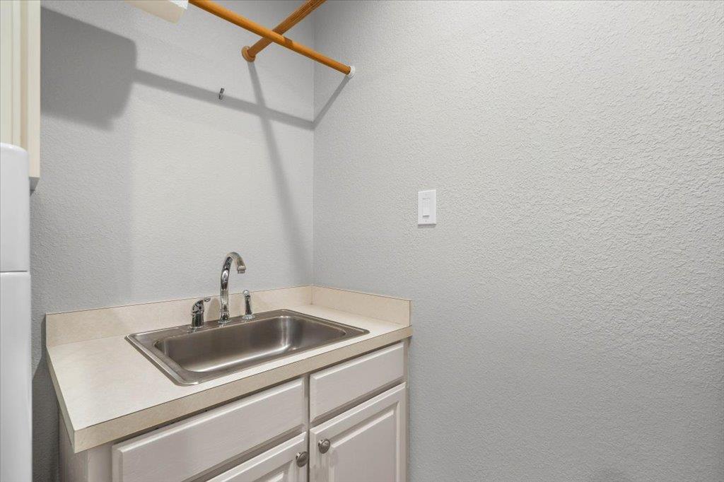 710 Cottonwood Dr, Burnet, TX 78611