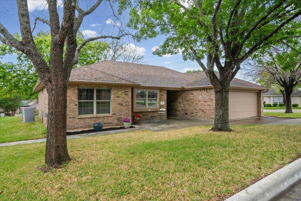 710 Cottonwood Dr, Burnet, TX 78611