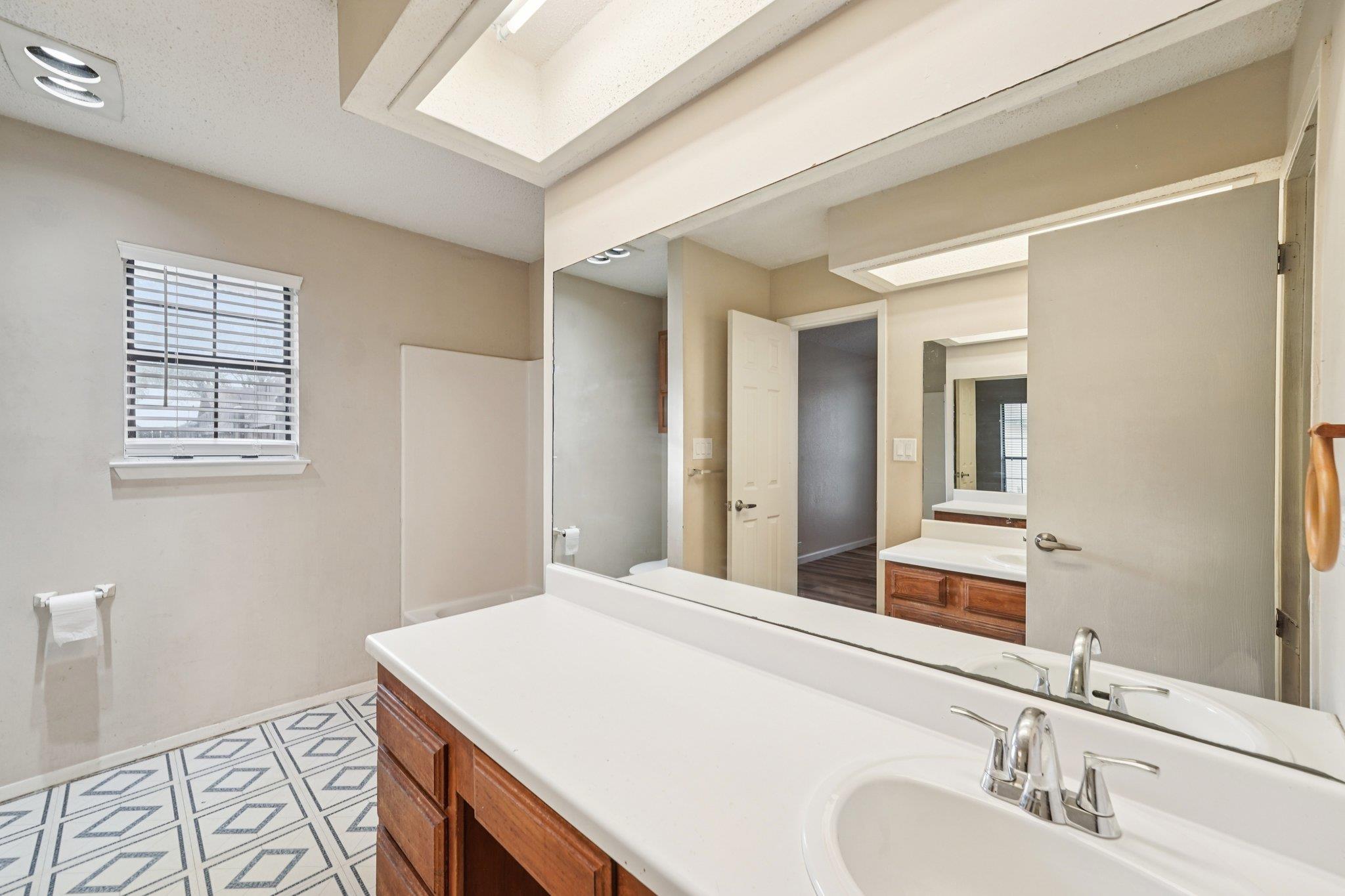 1800 Cedarlawn St, Taylor, TX 76574