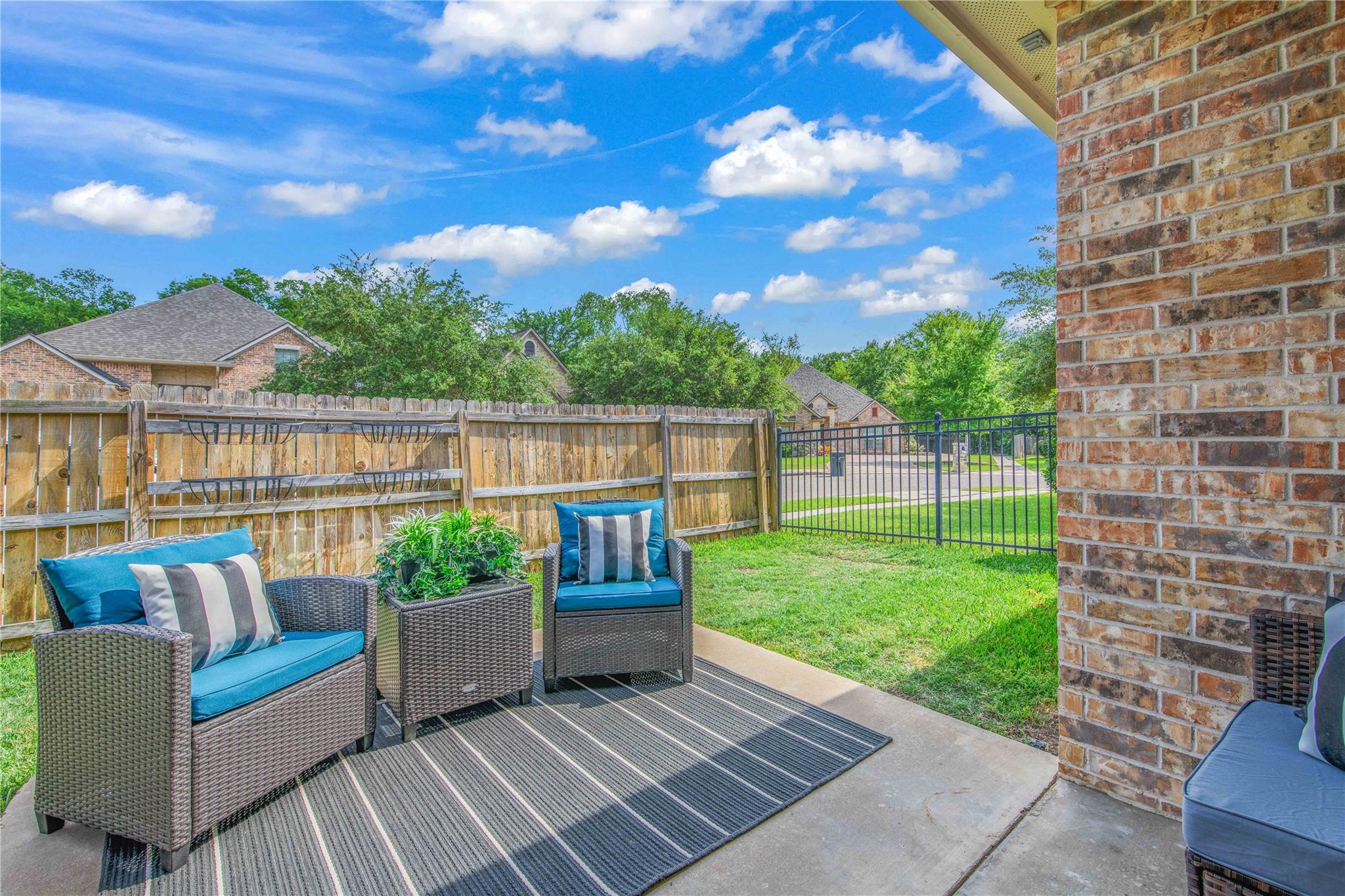 1723 Creekside Cir, College Station, TX 77845