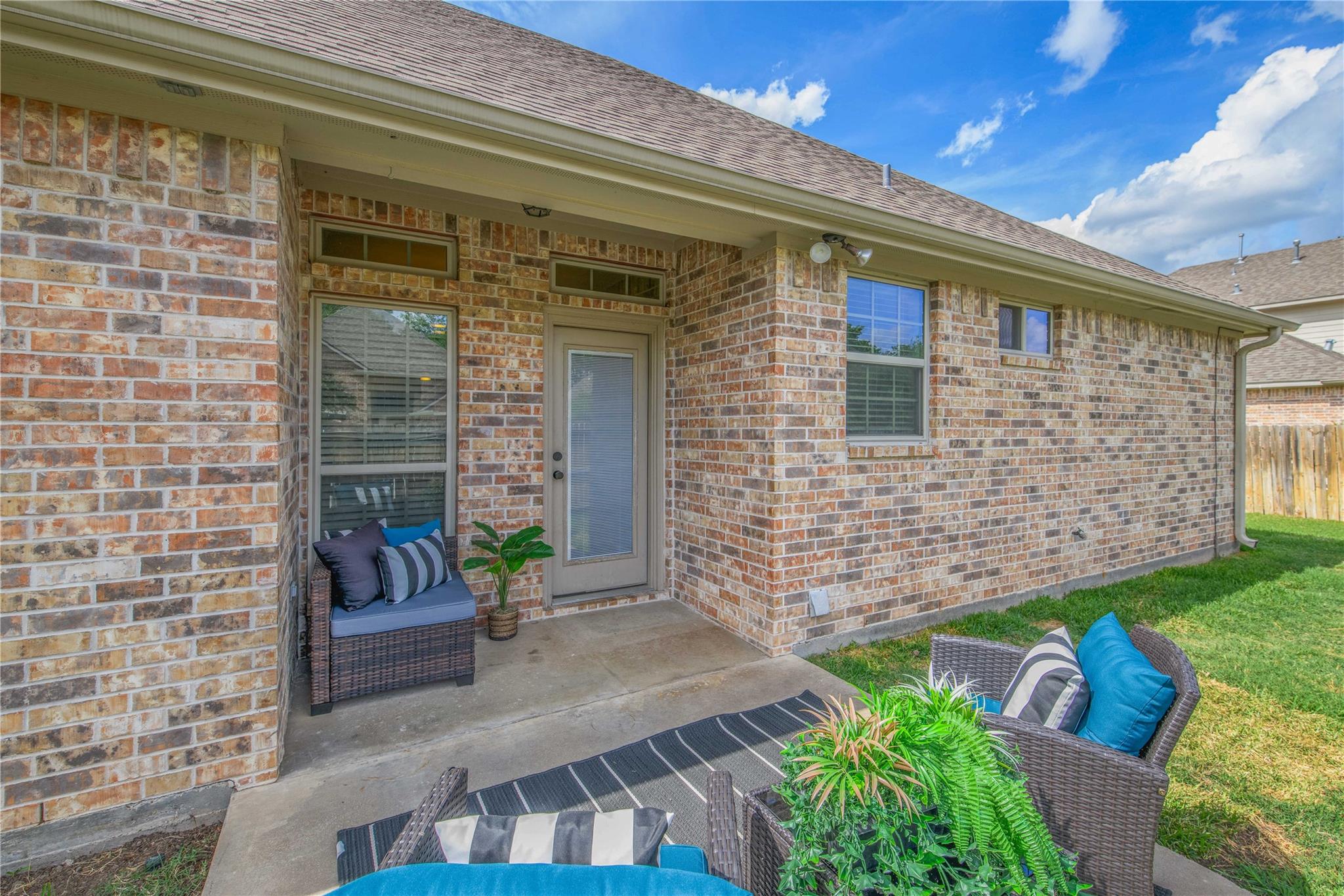1723 Creekside Cir, College Station, TX 77845