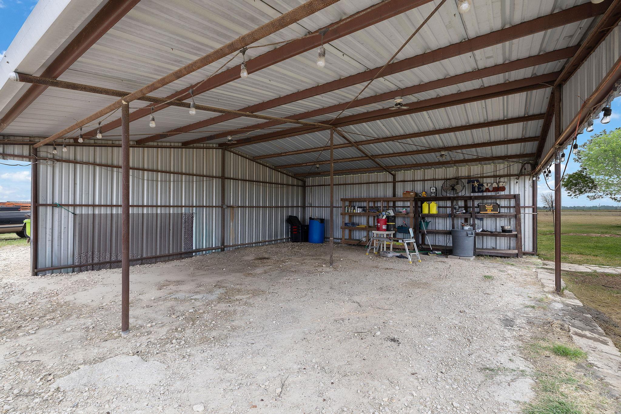 851 County Road 454 Rd, Taylor, TX 76574