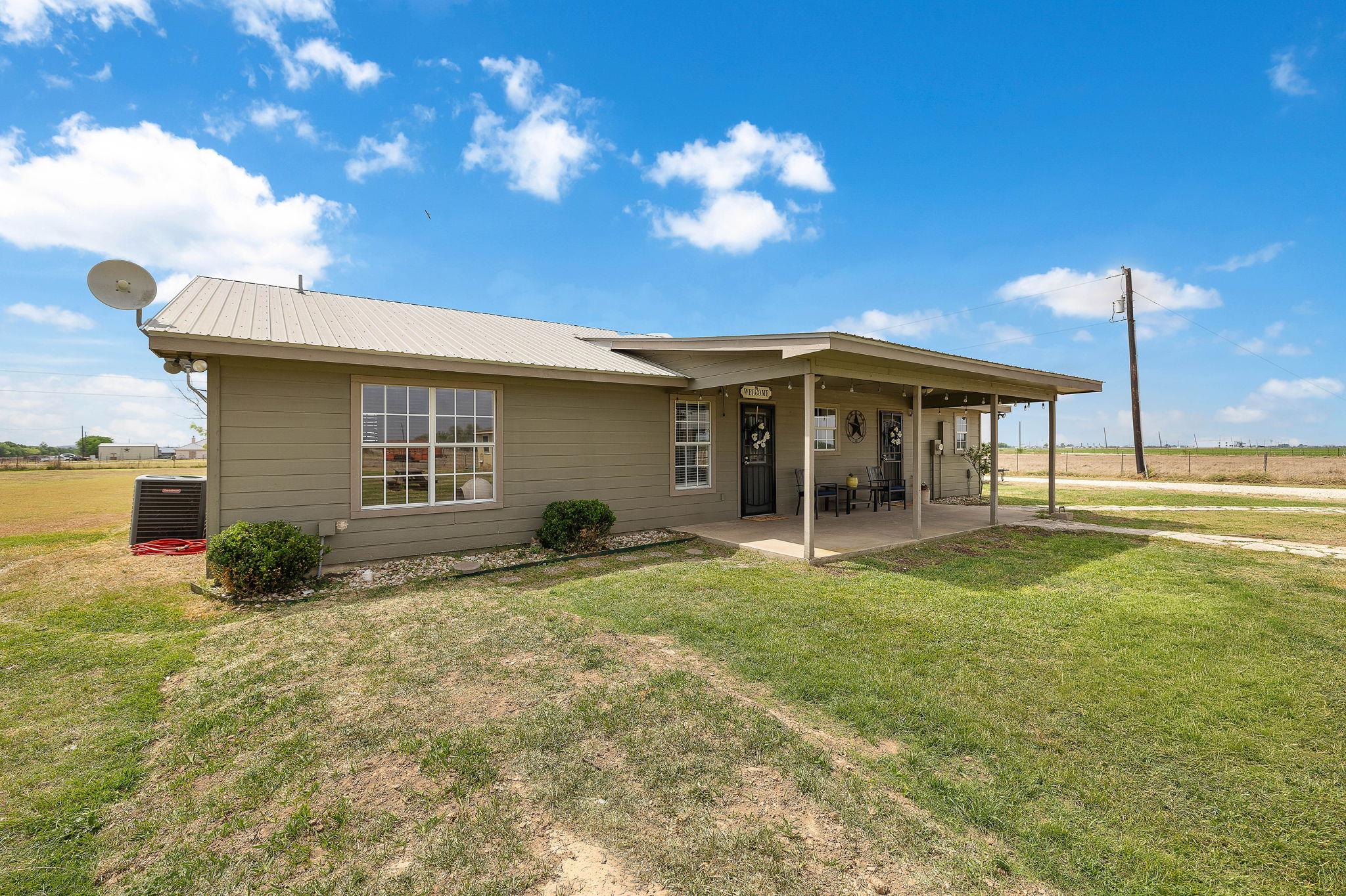 851 County Road 454 Rd, Taylor, TX 76574