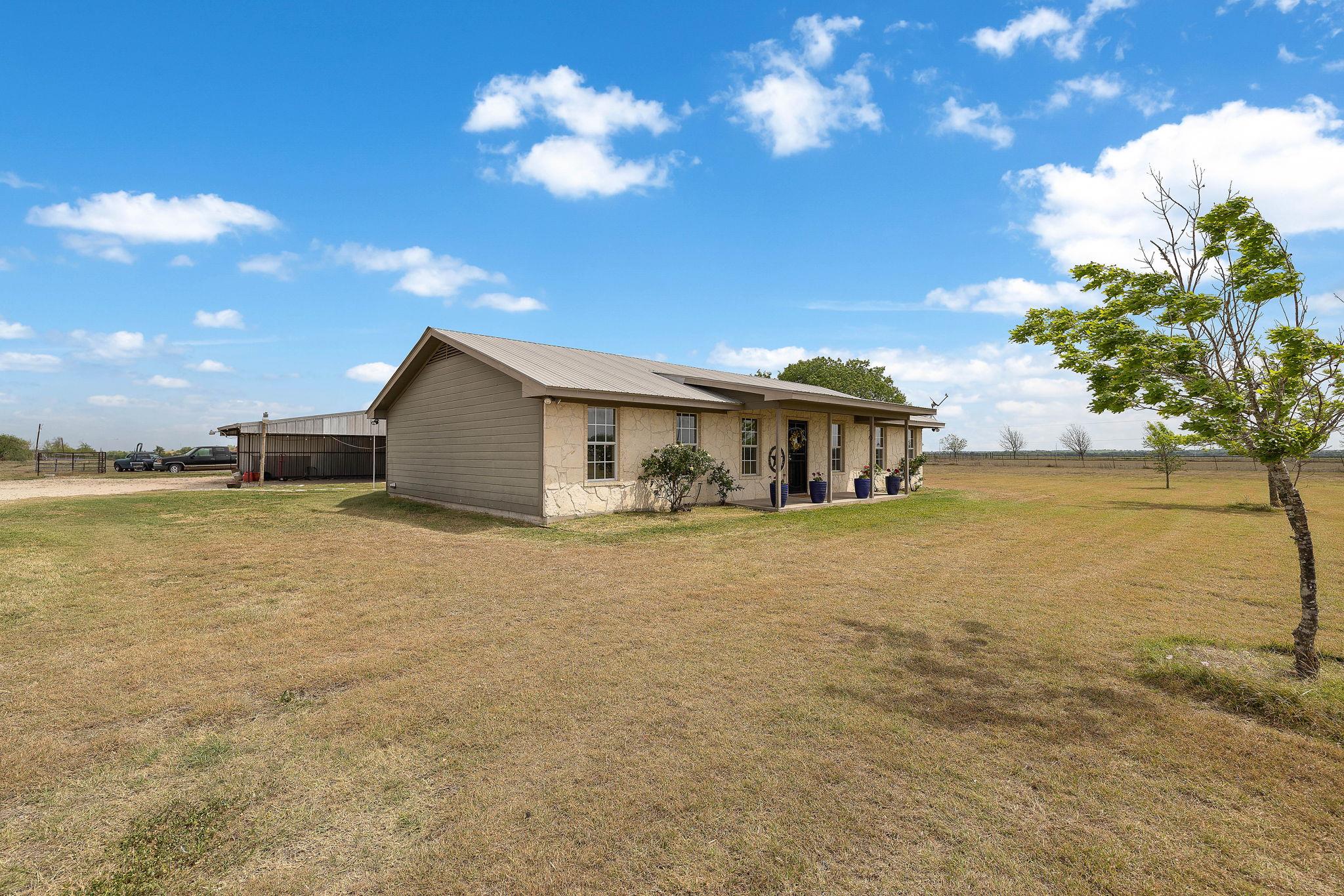 851 County Road 454 Rd, Taylor, TX 76574