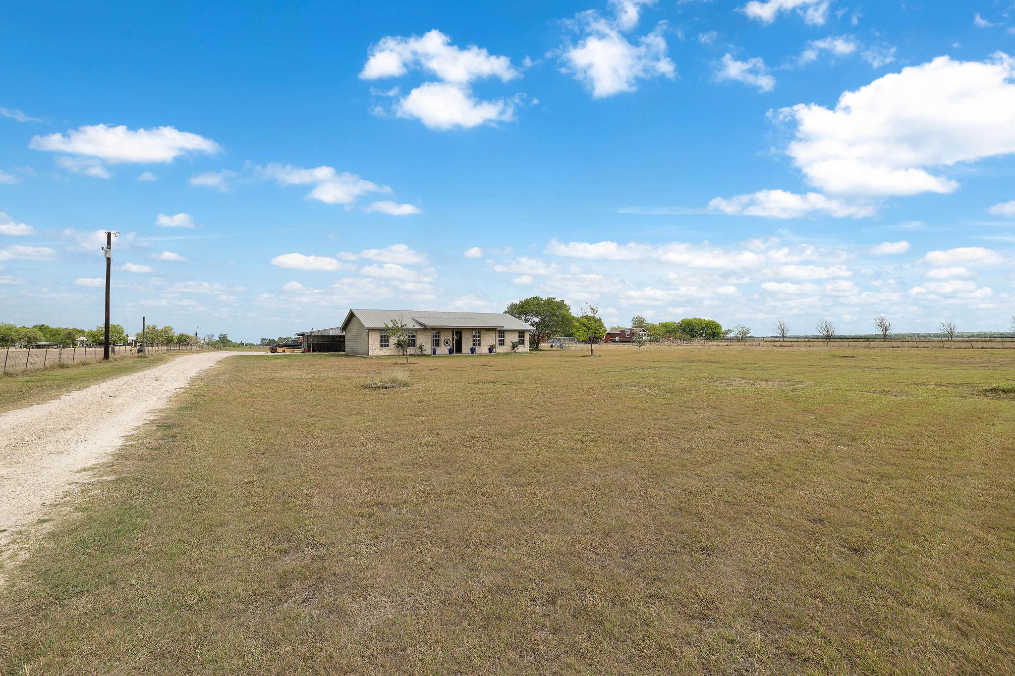 851 County Road 454 Rd, Taylor, TX 76574