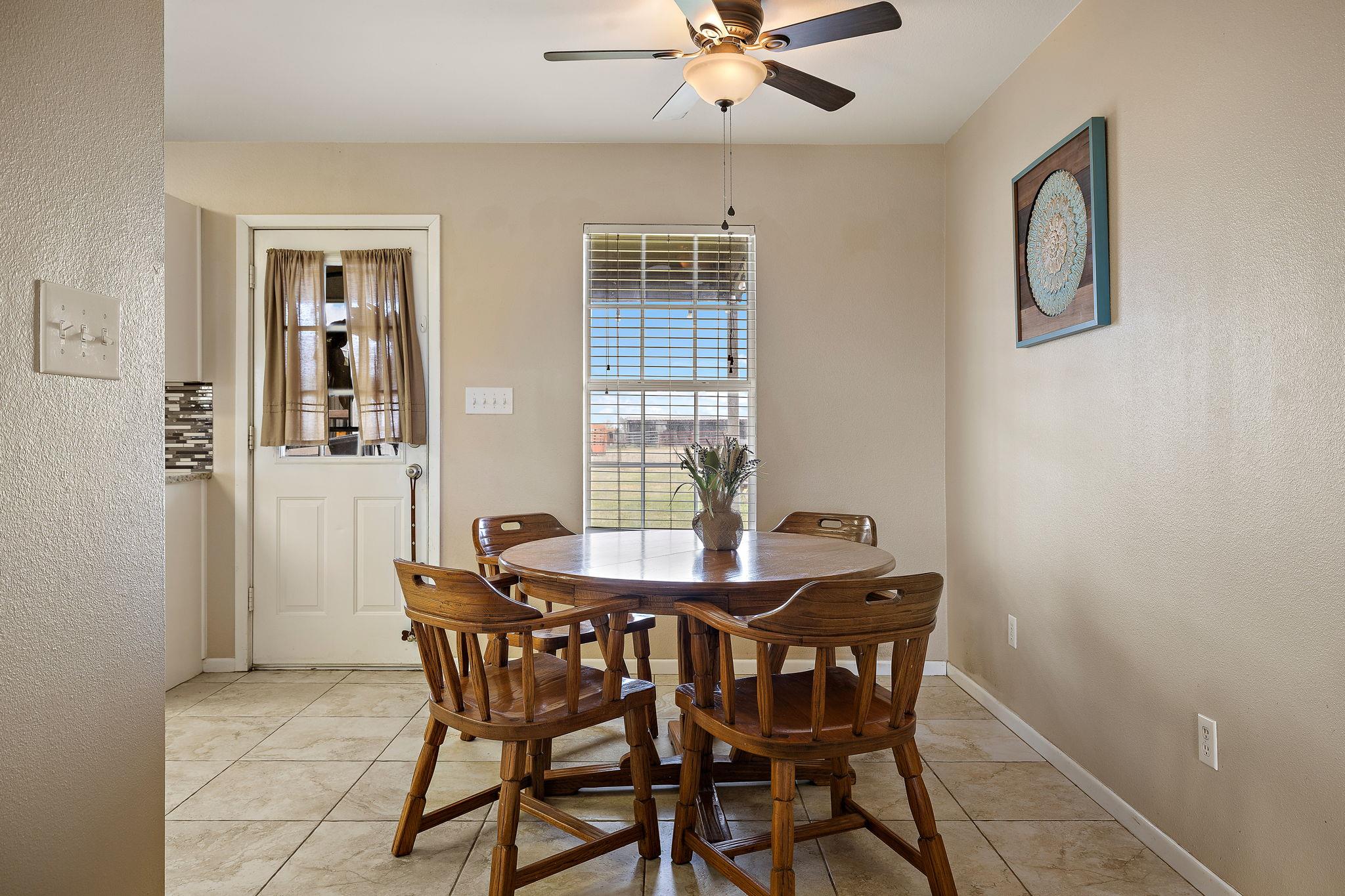 851 County Road 454 Rd, Taylor, TX 76574