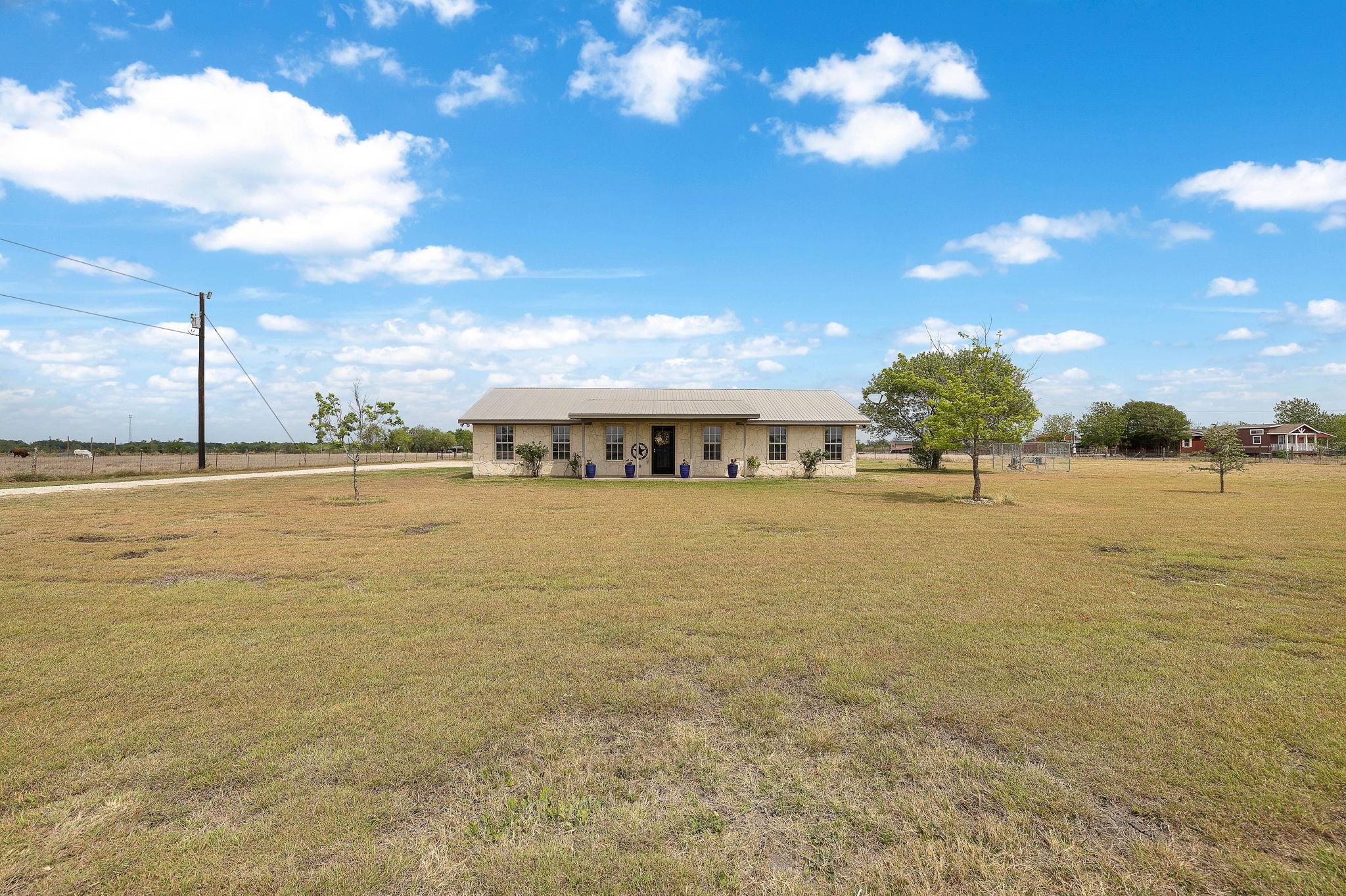 851 County Road 454 Rd, Taylor, TX 76574