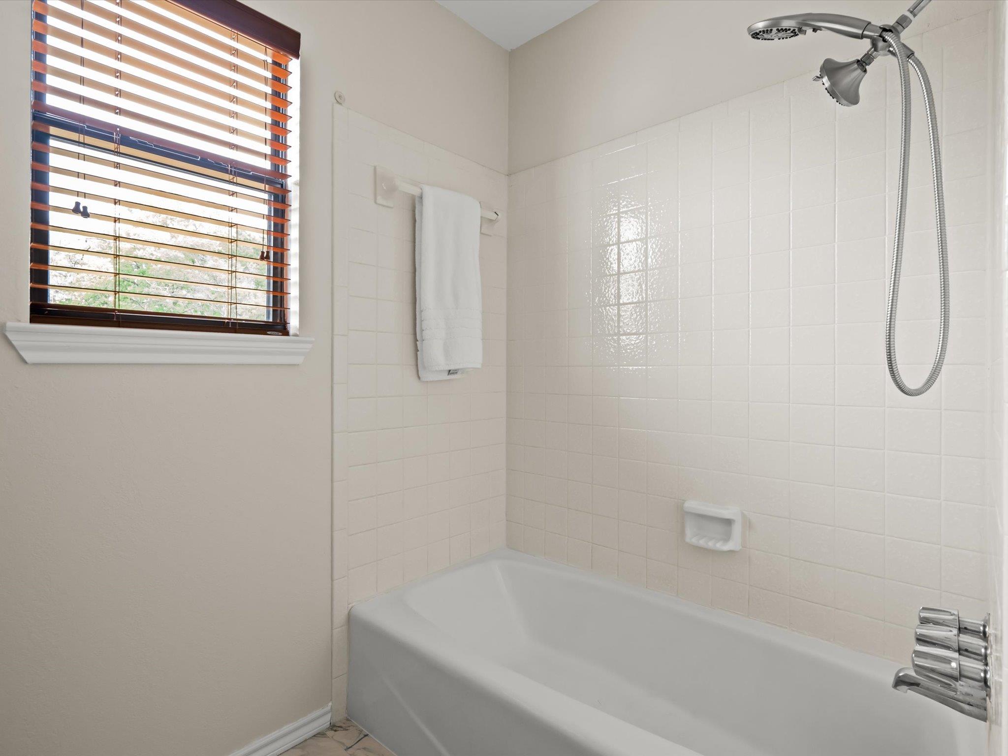 10404 Spicewood Mesa, Austin, TX 78759