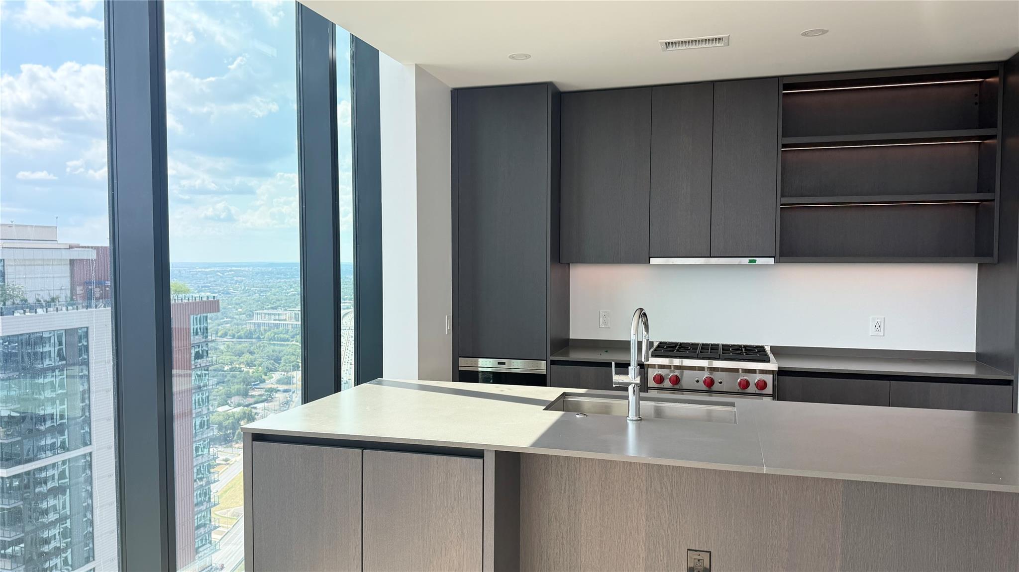 610 Davis St # 4007, Austin, TX 78701