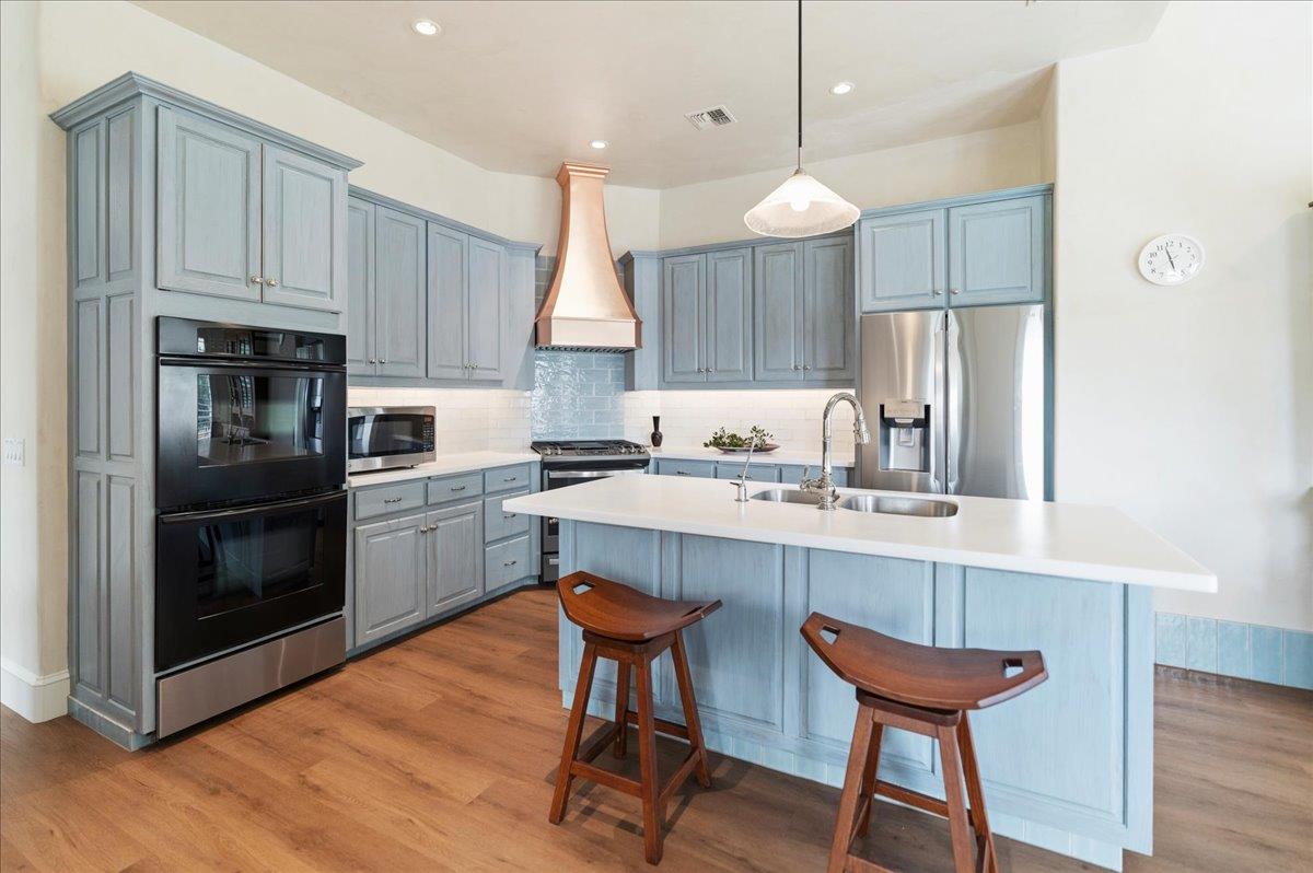 829 Kings Point Dr, Canyon Lake, TX 78133