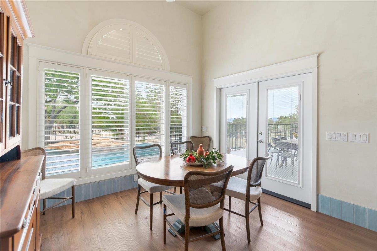 829 Kings Point Dr, Canyon Lake, TX 78133