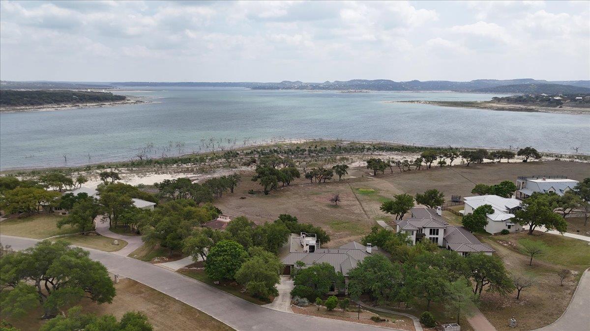 829 Kings Point Dr, Canyon Lake, TX 78133