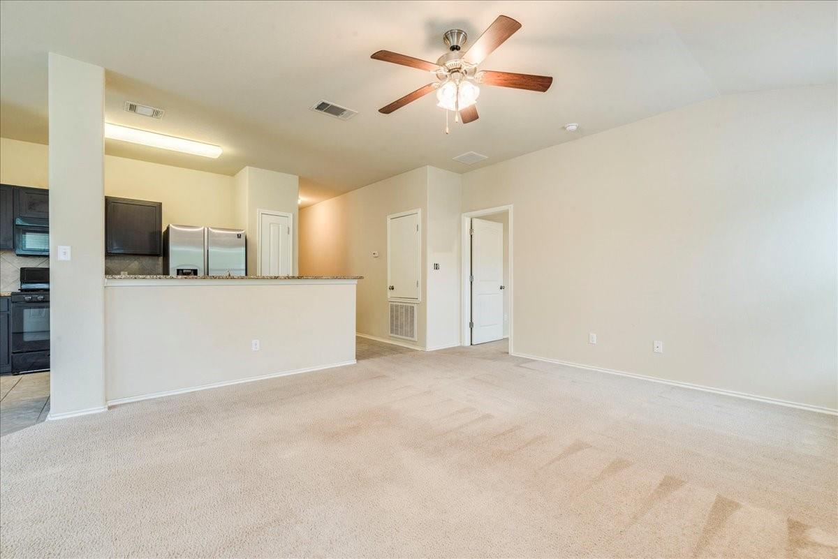 1061 Violet Ln, Kyle, TX 78640