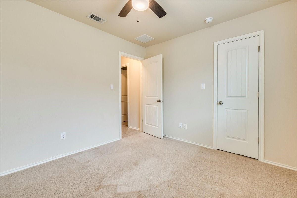 1061 Violet Ln, Kyle, TX 78640