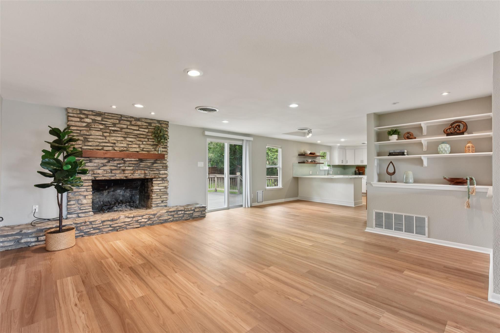 406 E 2nd St, Georgetown, TX 78626