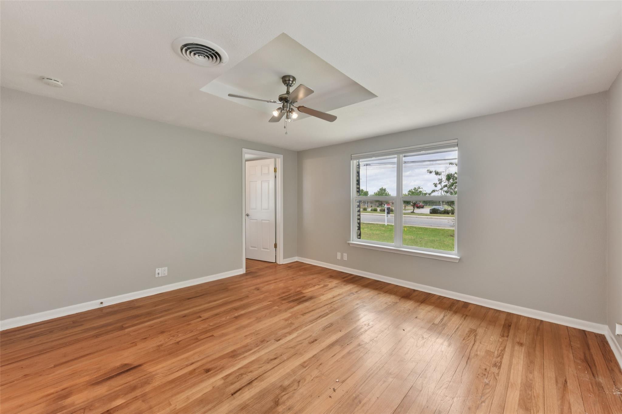 406 E 2nd St, Georgetown, TX 78626