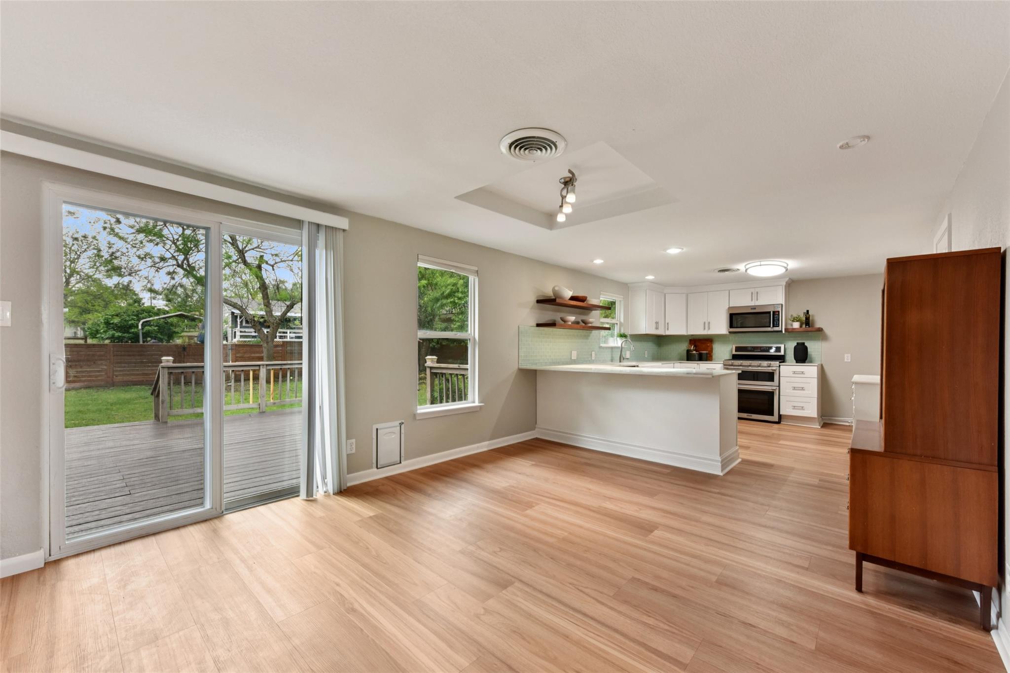 406 E 2nd St, Georgetown, TX 78626