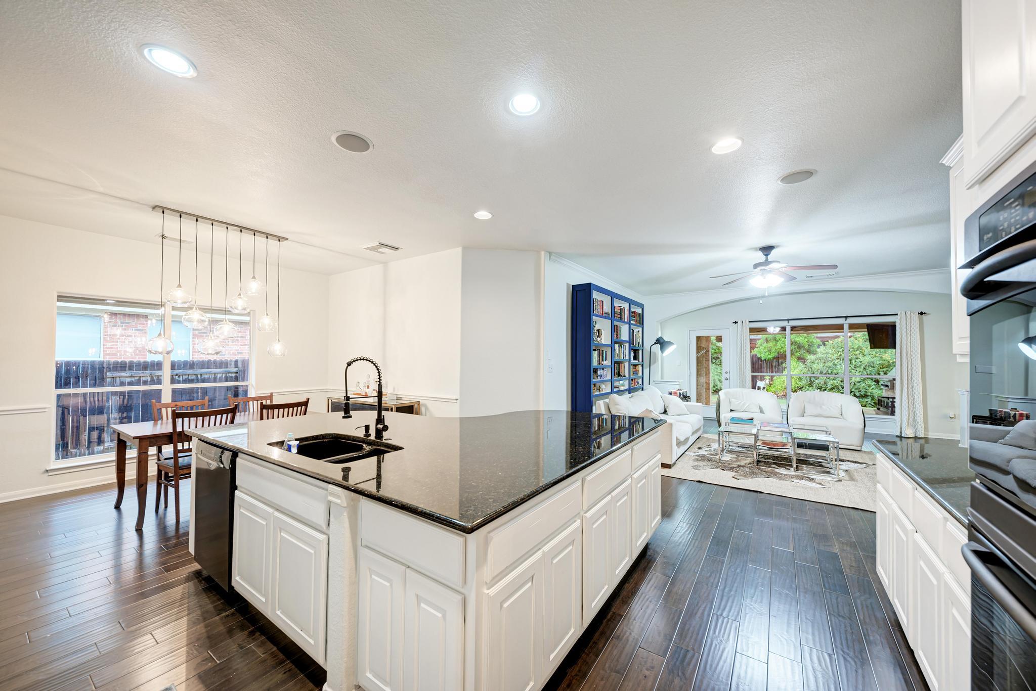 518 Victoria Dr, Cedar Park, TX 78613