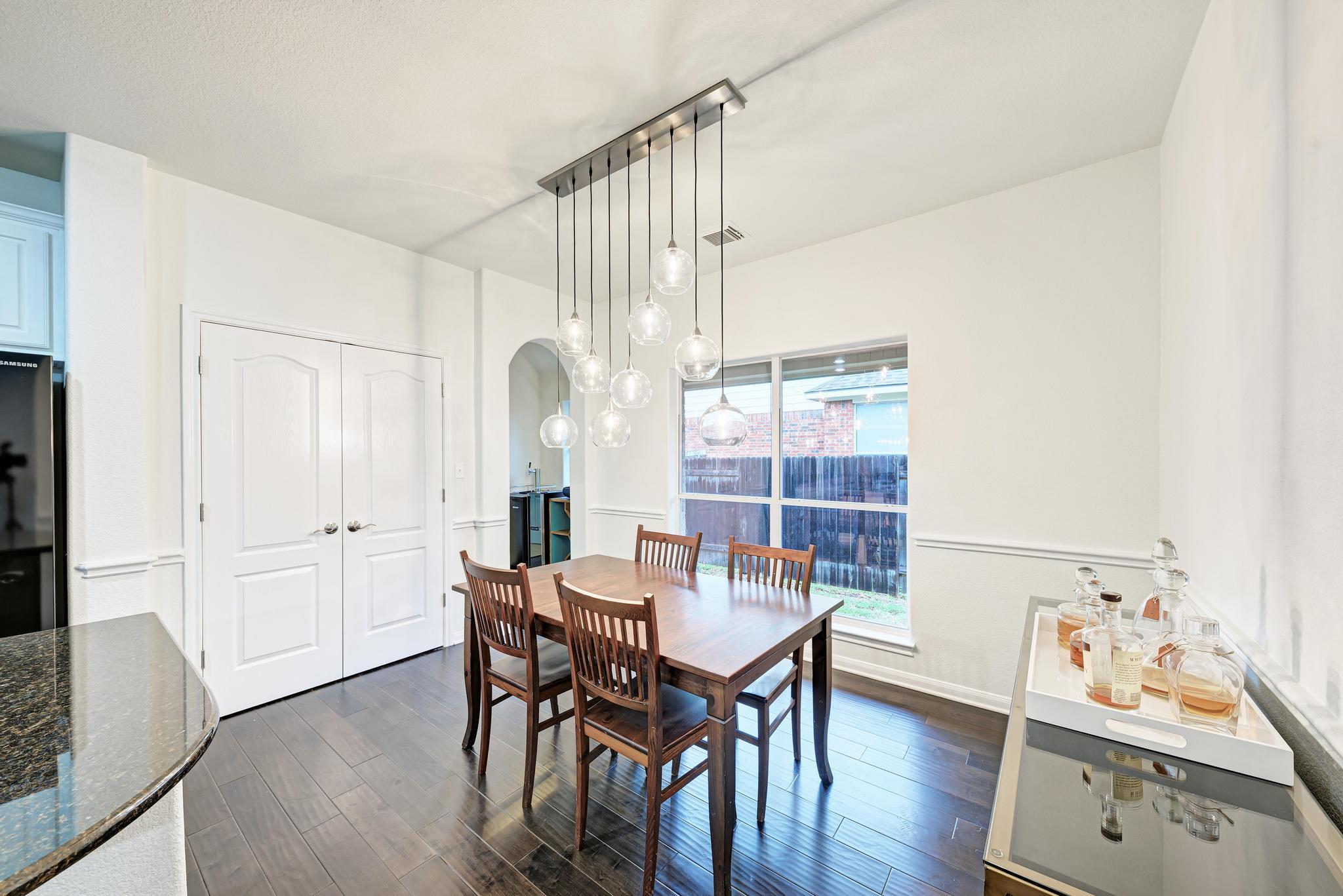 518 Victoria Dr, Cedar Park, TX 78613