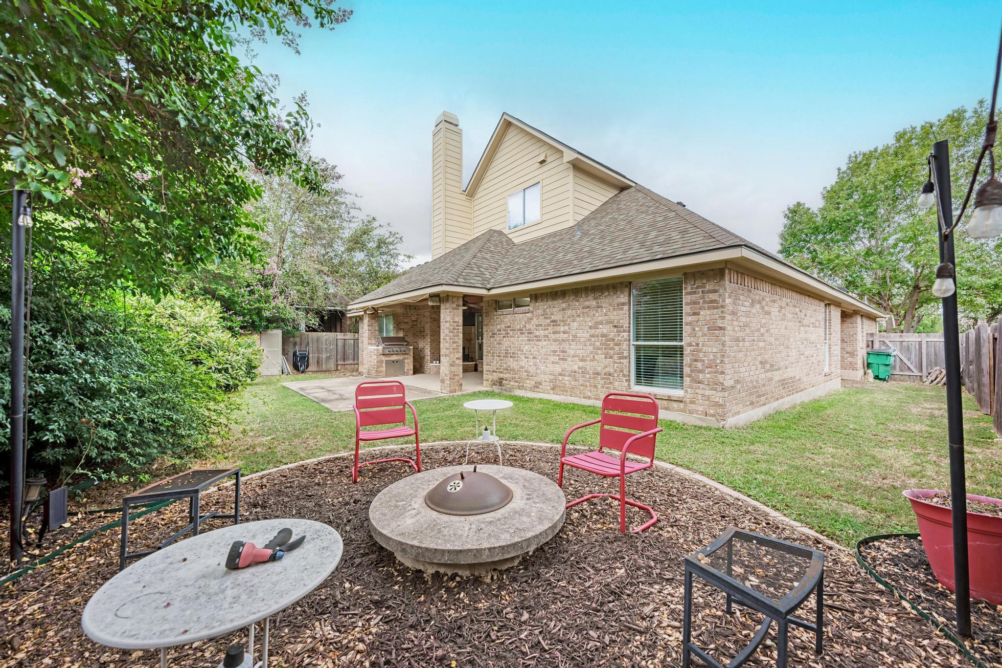 518 Victoria Dr, Cedar Park, TX 78613